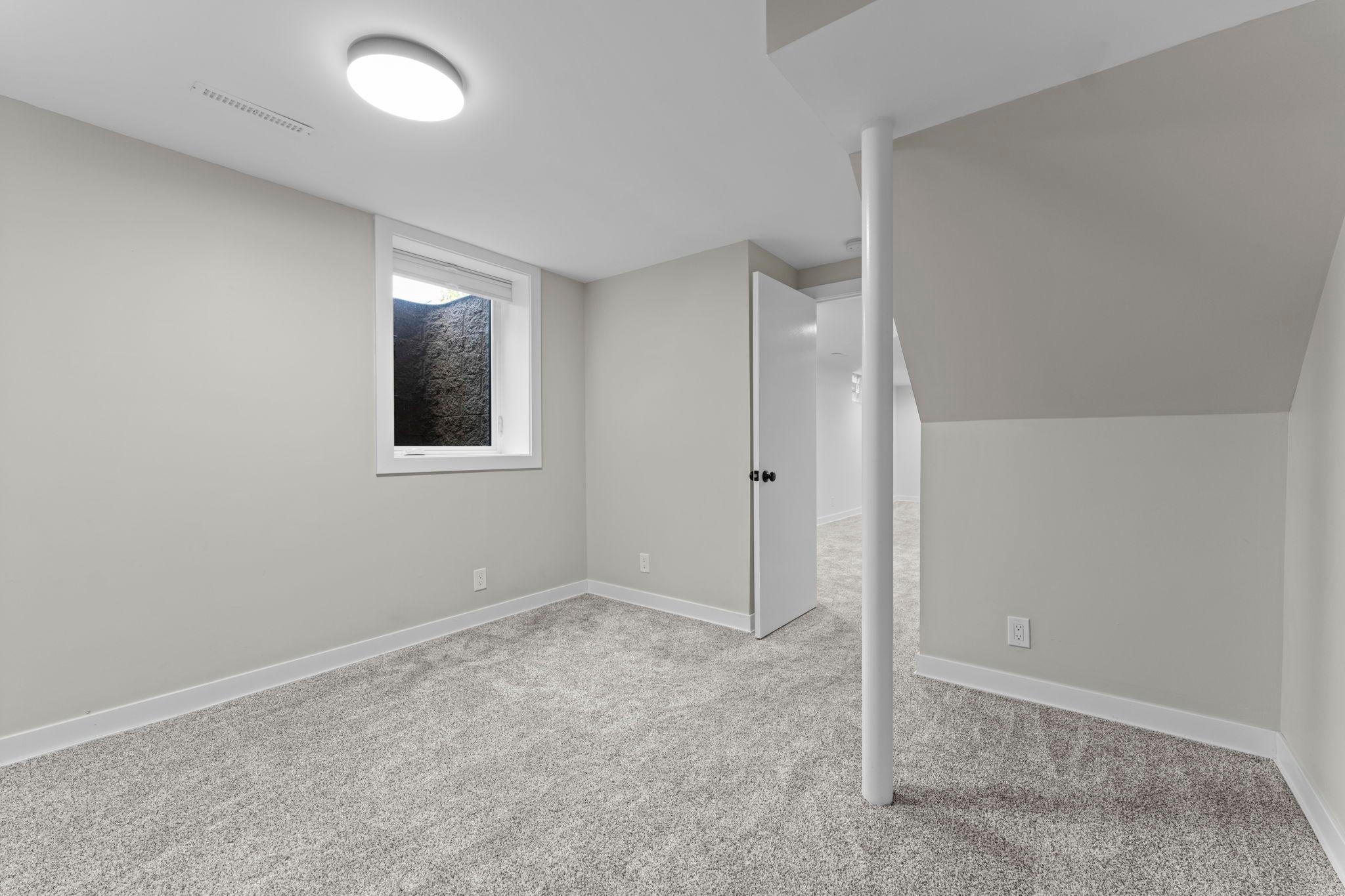 1619 Constance Drive E Property Photo 35