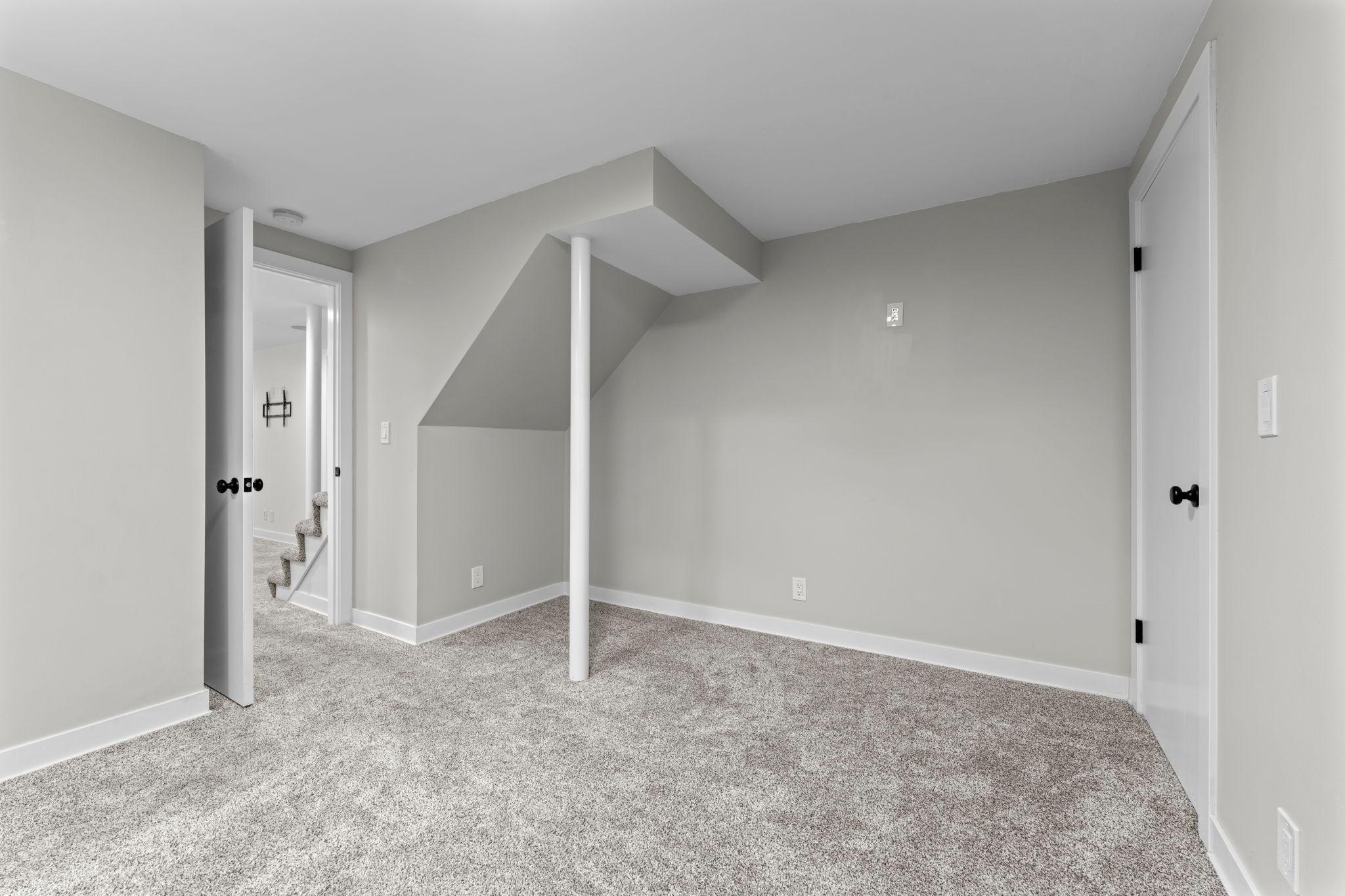 1619 Constance Drive E Property Photo 37