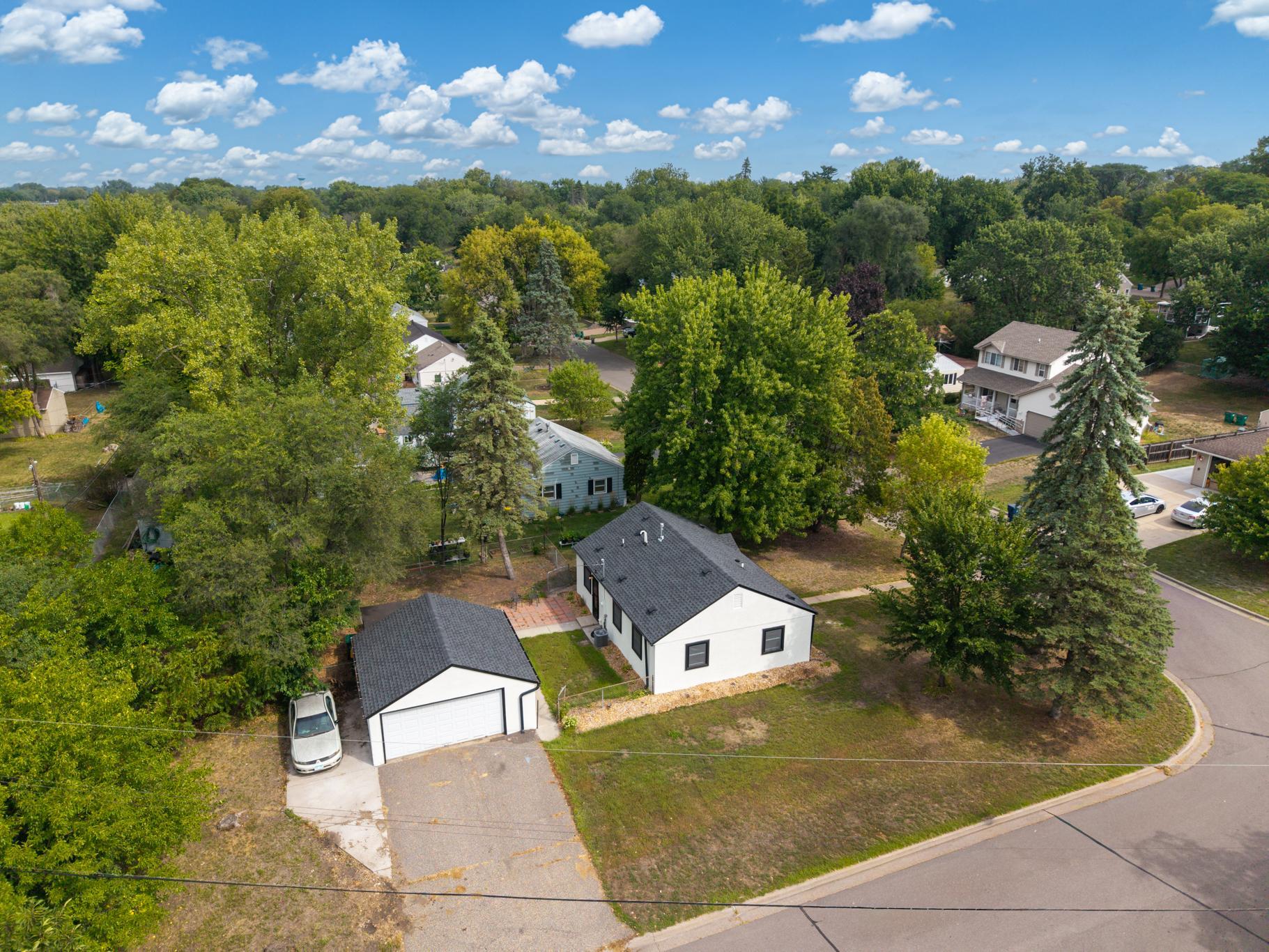 3401 Quail Avenue N Property Photo 1