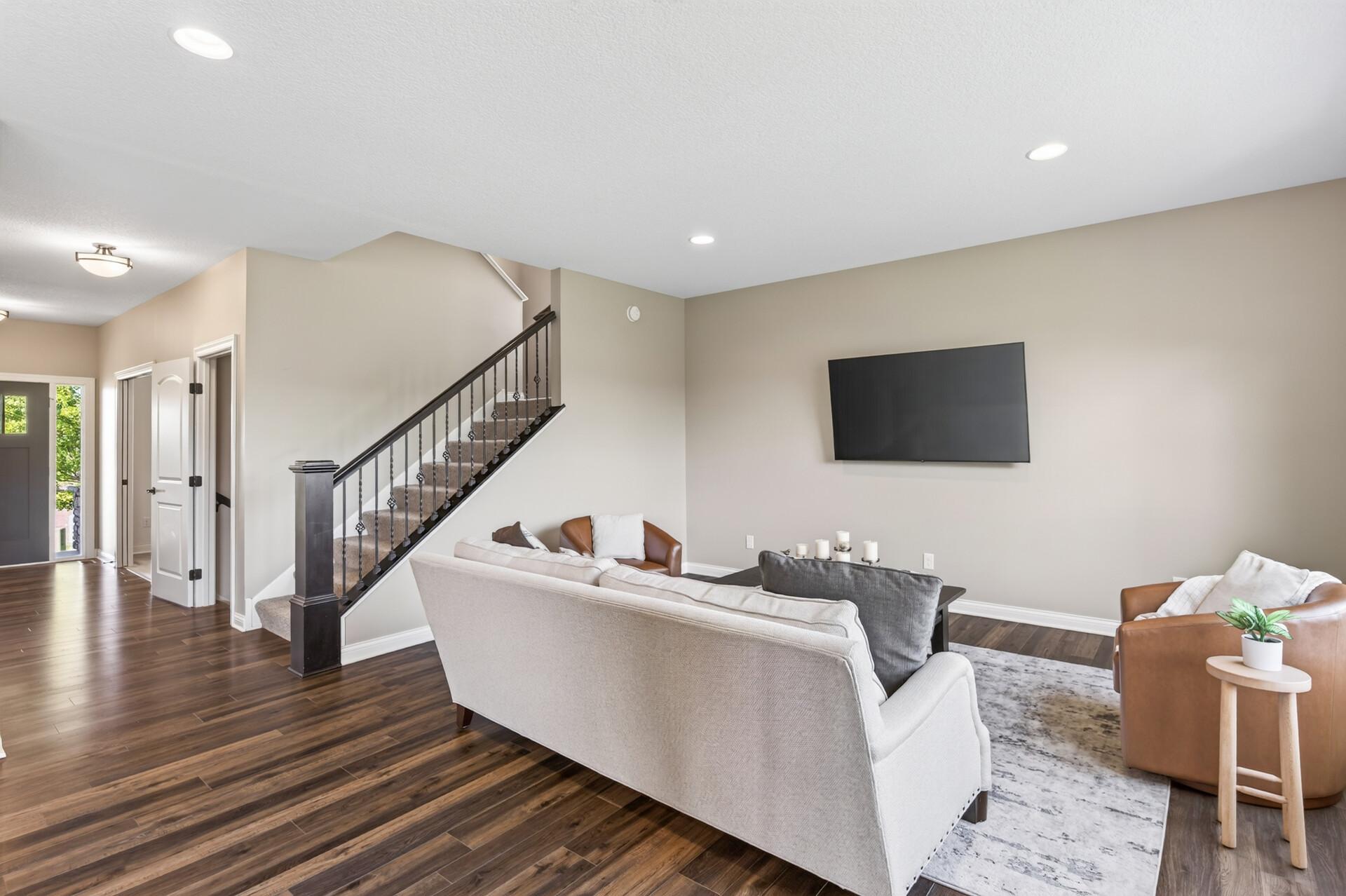 12410 Violet Circle Property Photo 4