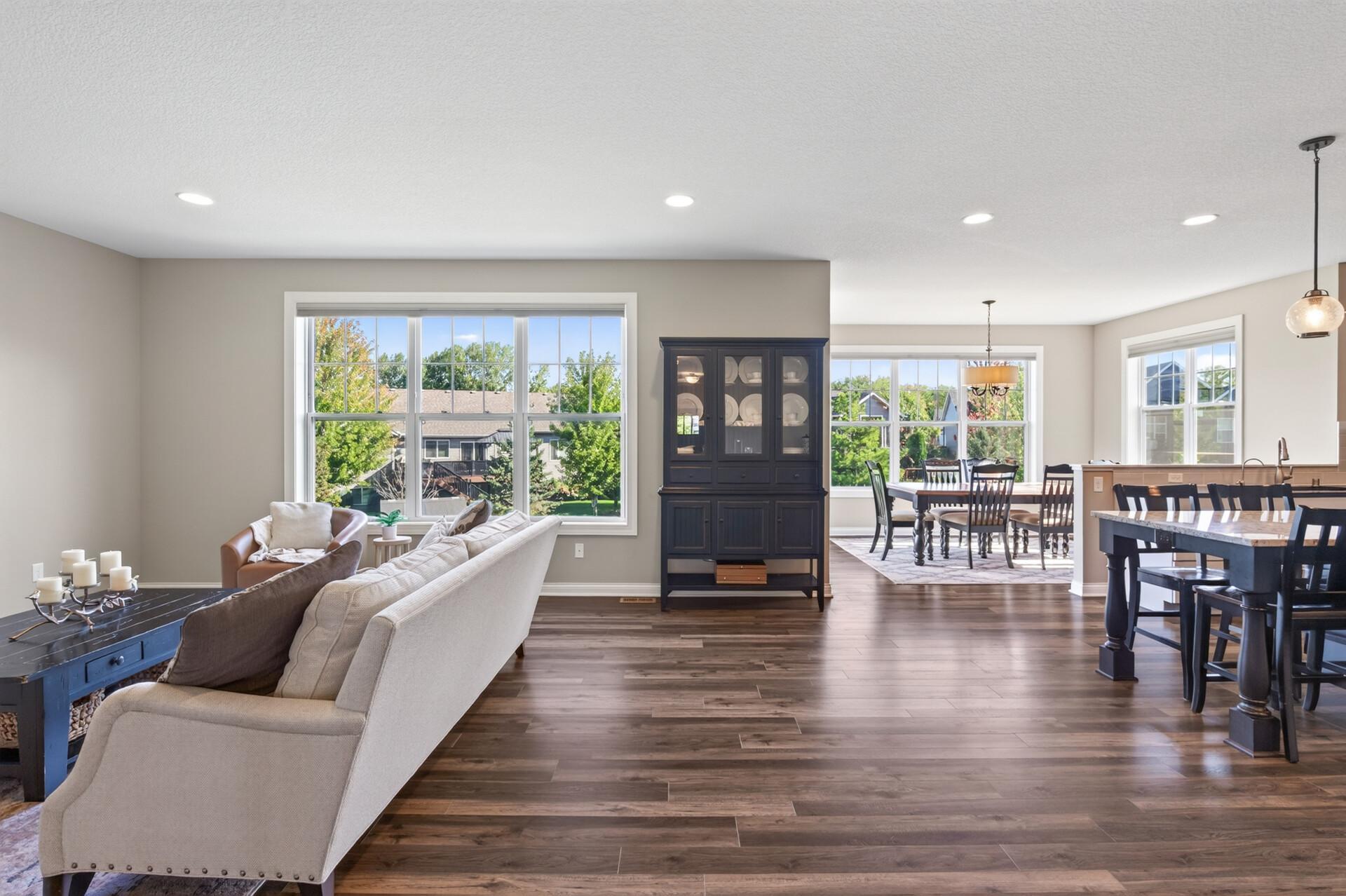 12410 Violet Circle Property Photo 6