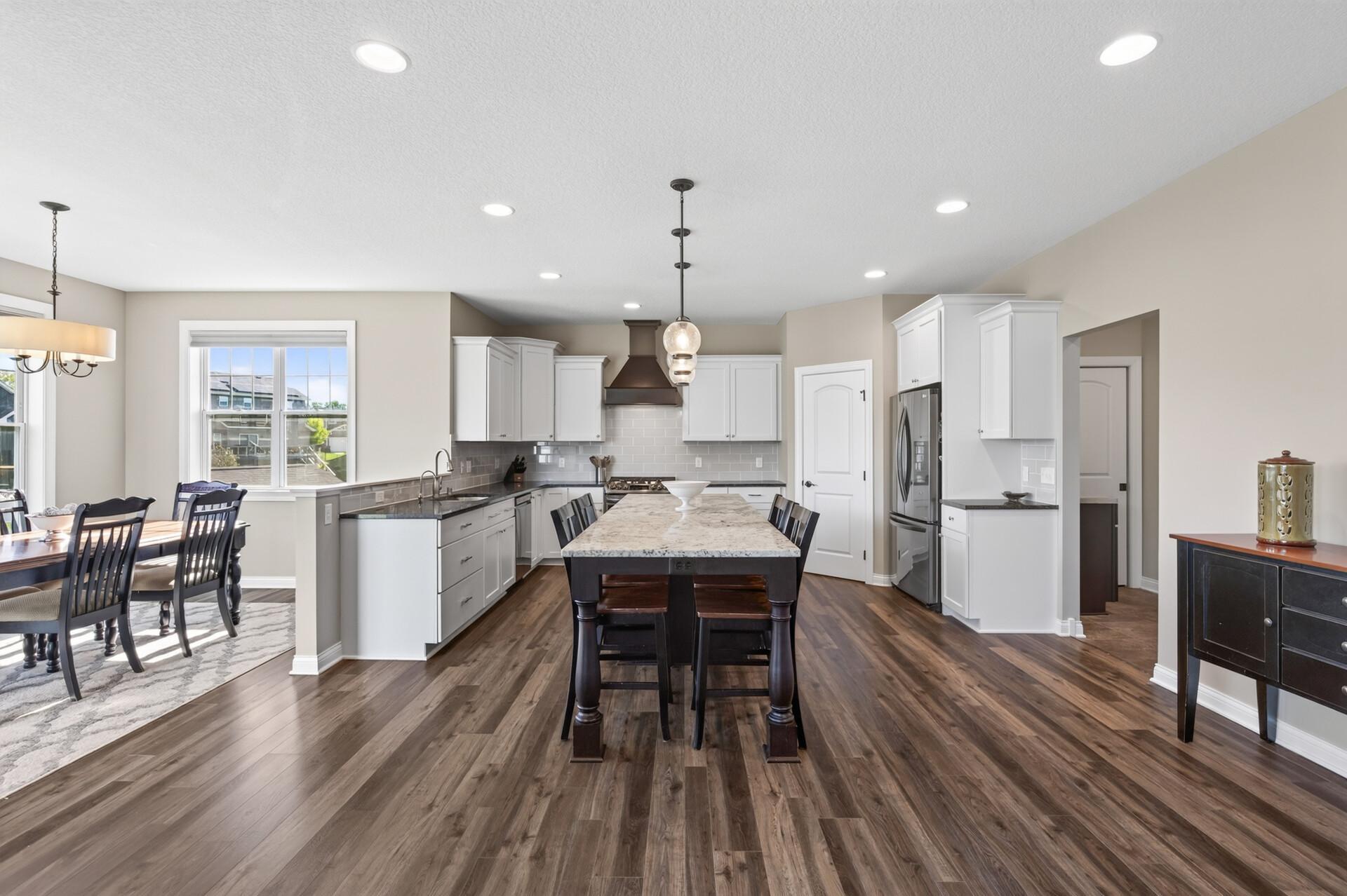 12410 Violet Circle Property Photo 9