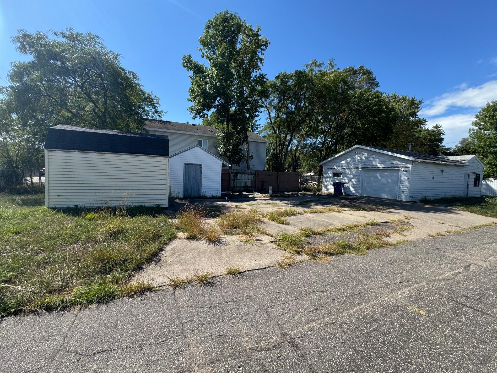 431 37th Avenue N Property Photo 1