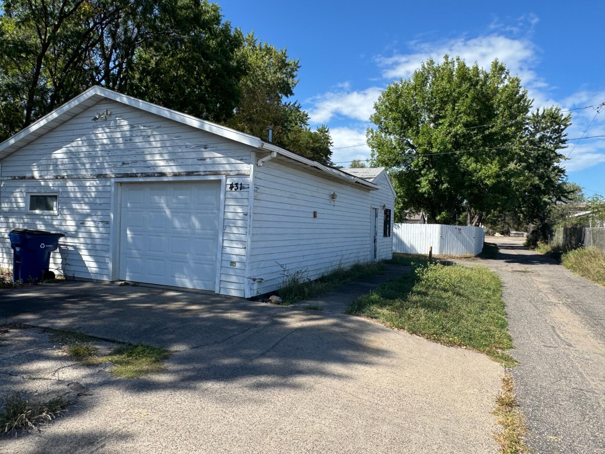 431 37th Avenue N Property Photo 4