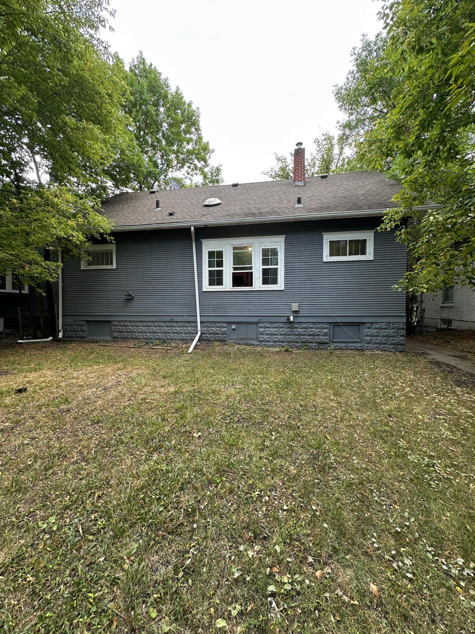 1034 University Drive N Property Photo 2