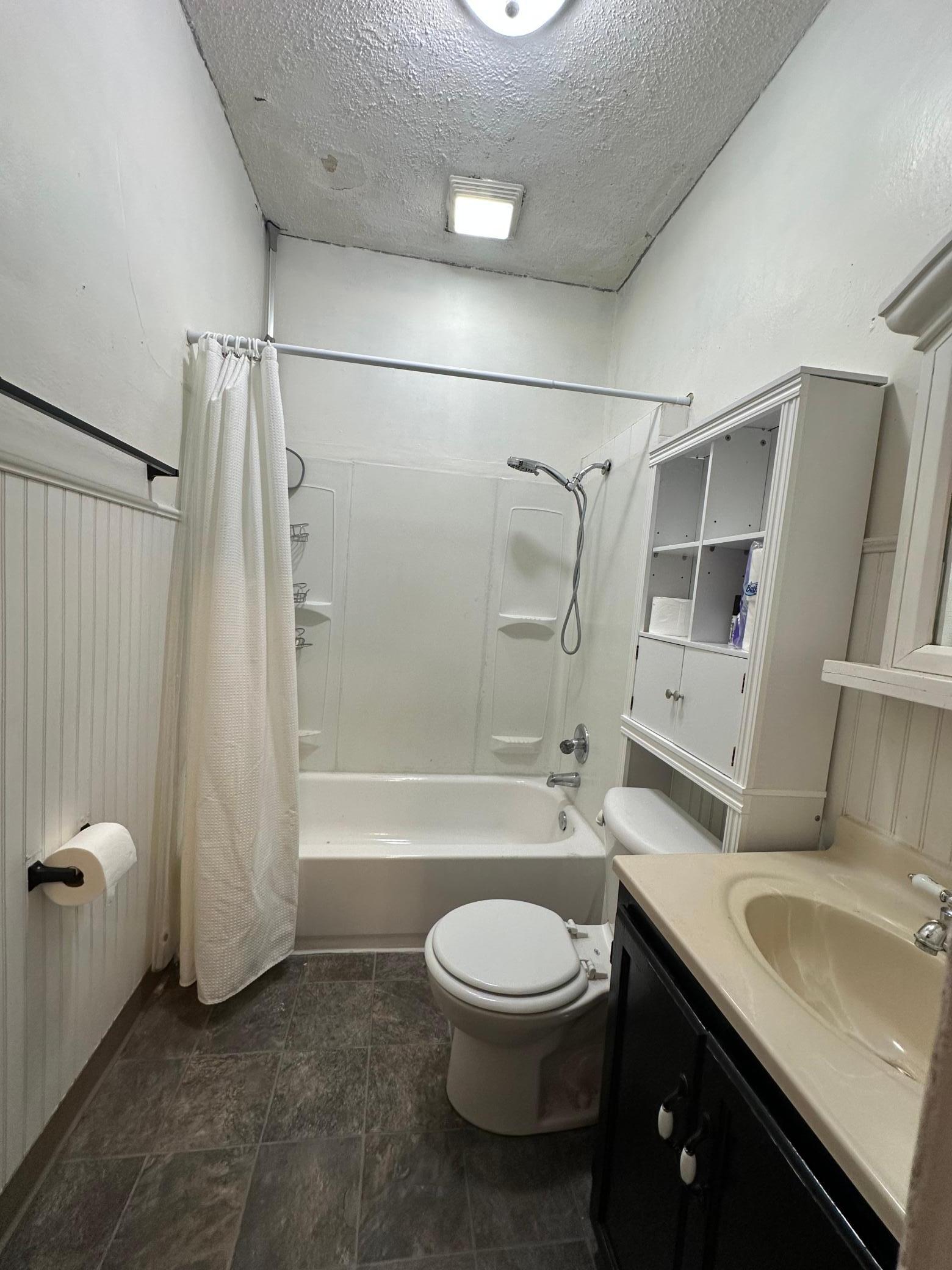1034 University Drive N Property Photo 9