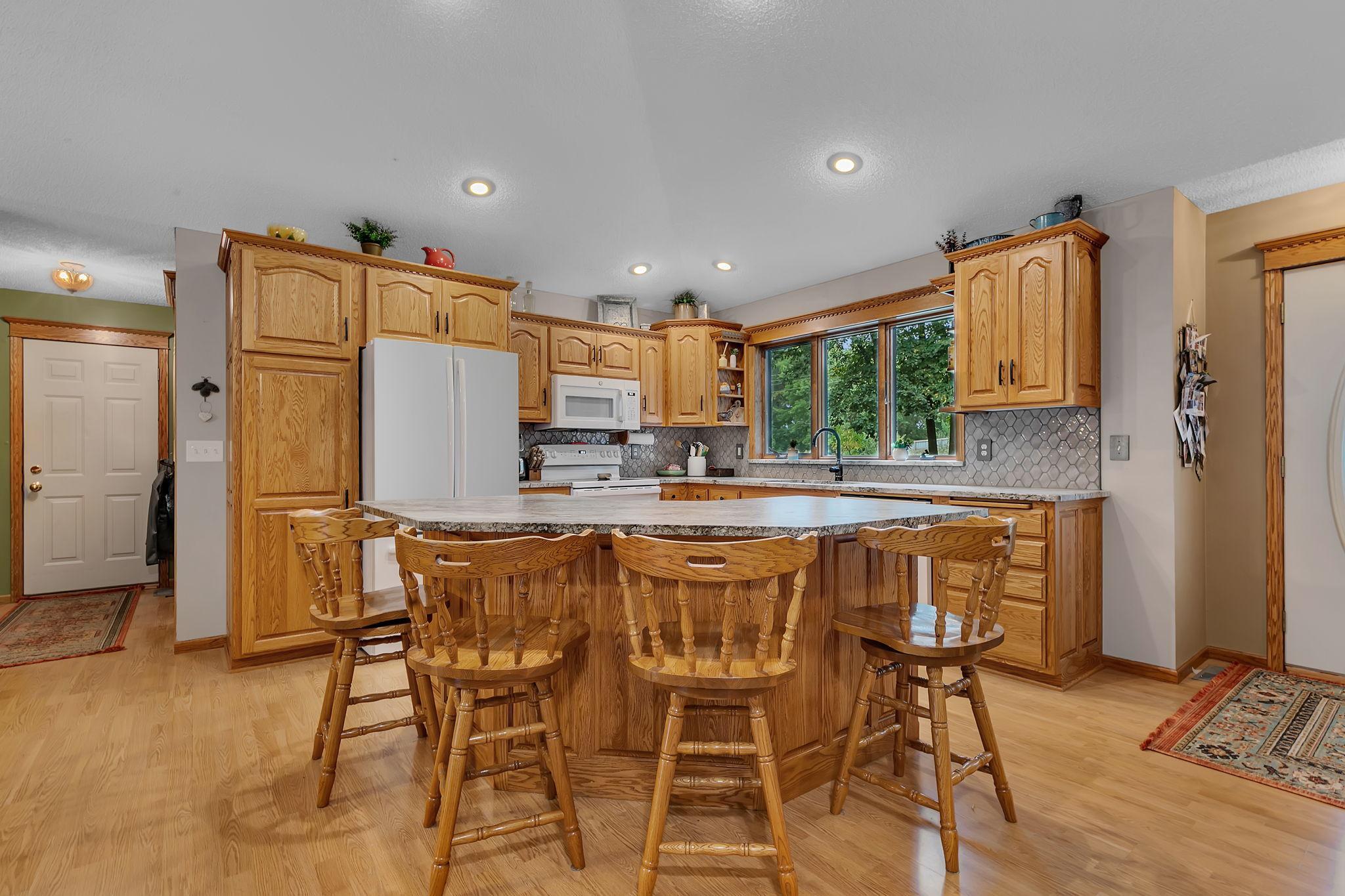 19868 Edgeton Road Property Photo 6