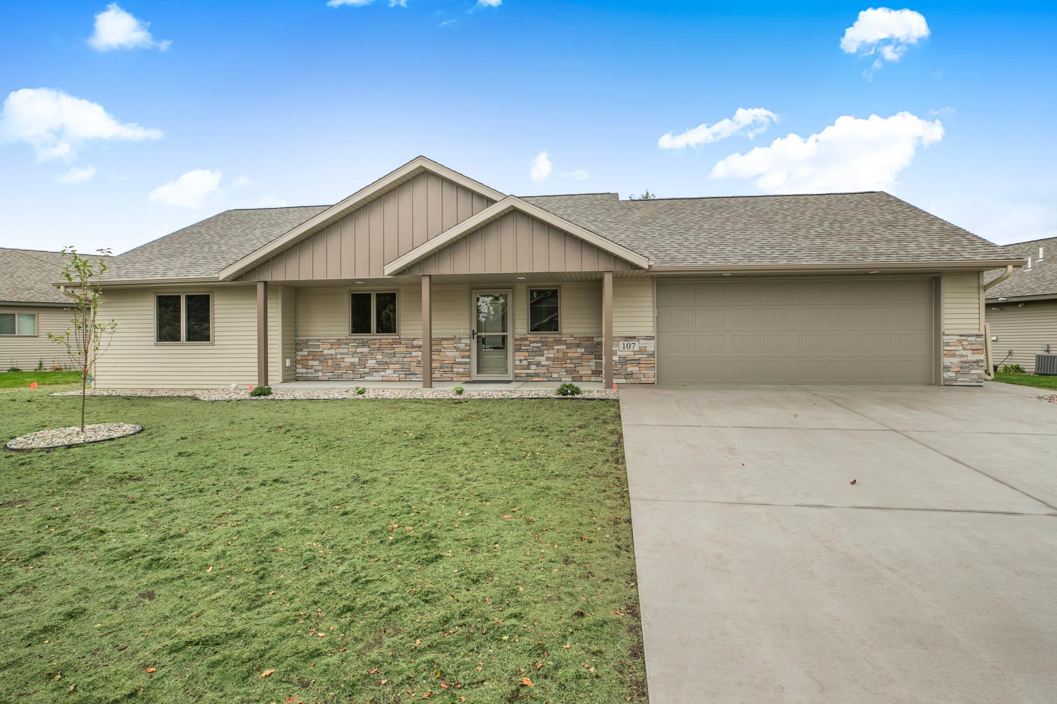 107 Barry Loop Nw Property Photo 1