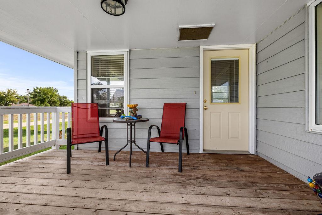 317 Henry Street Property Photo 4