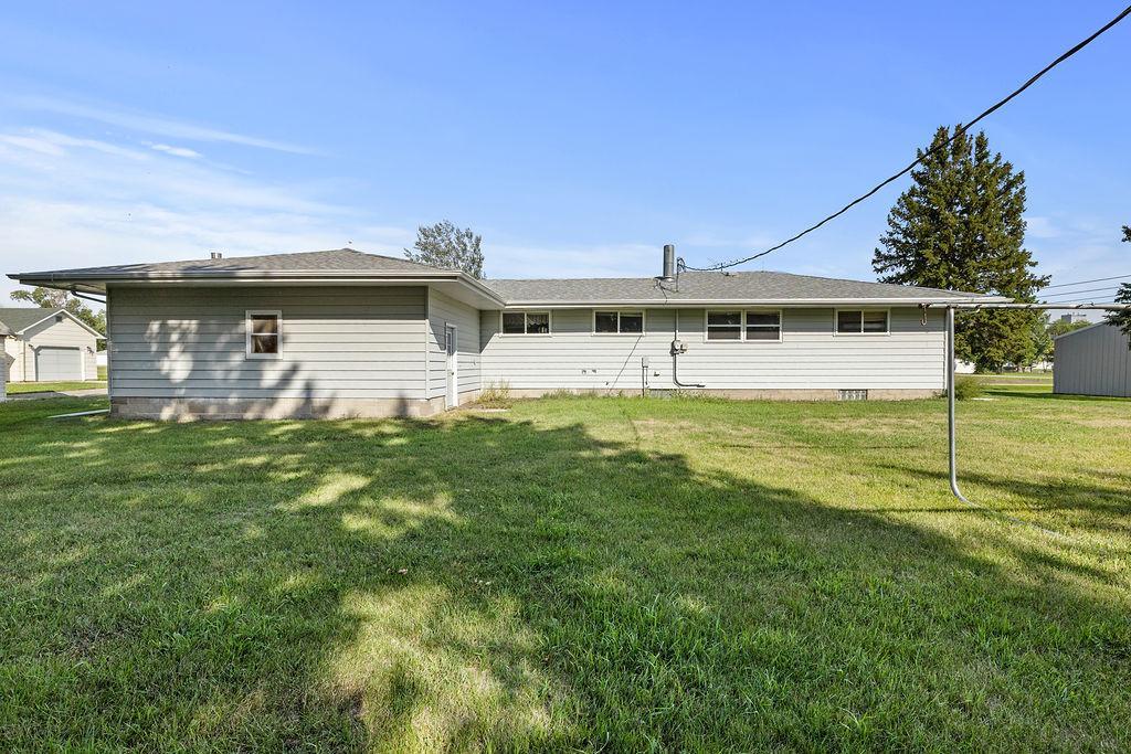 317 Henry Street Property Photo 6