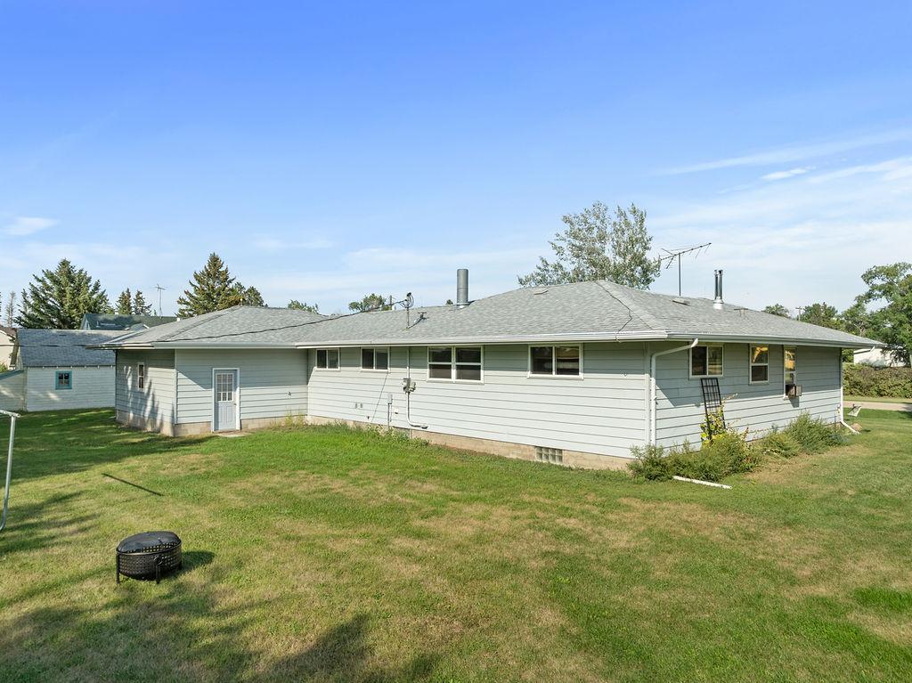 317 Henry Street Property Photo 7