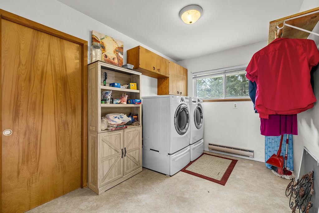 317 Henry Street Property Photo 29