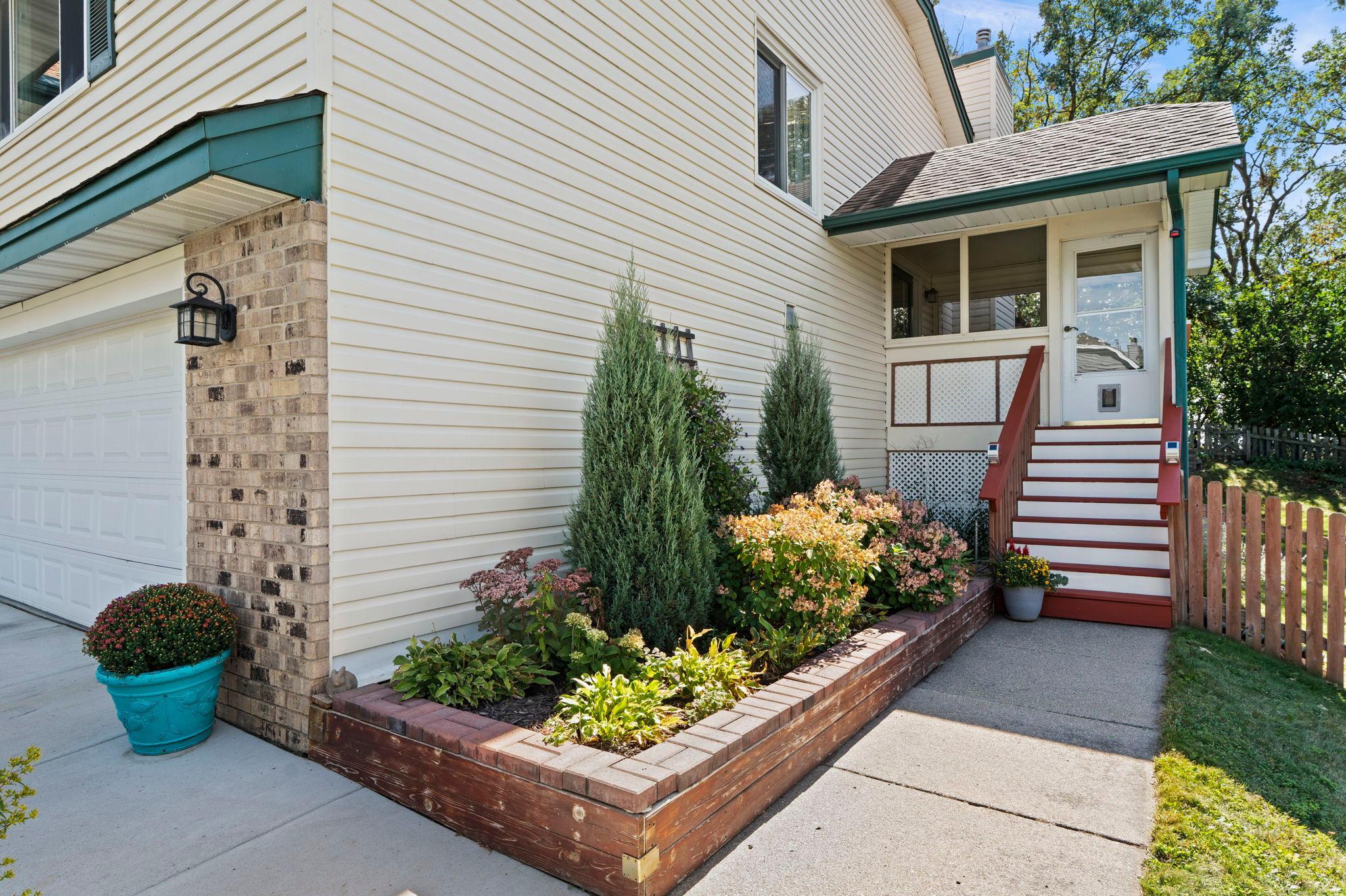 7455 Scot Terrace Property Photo 2