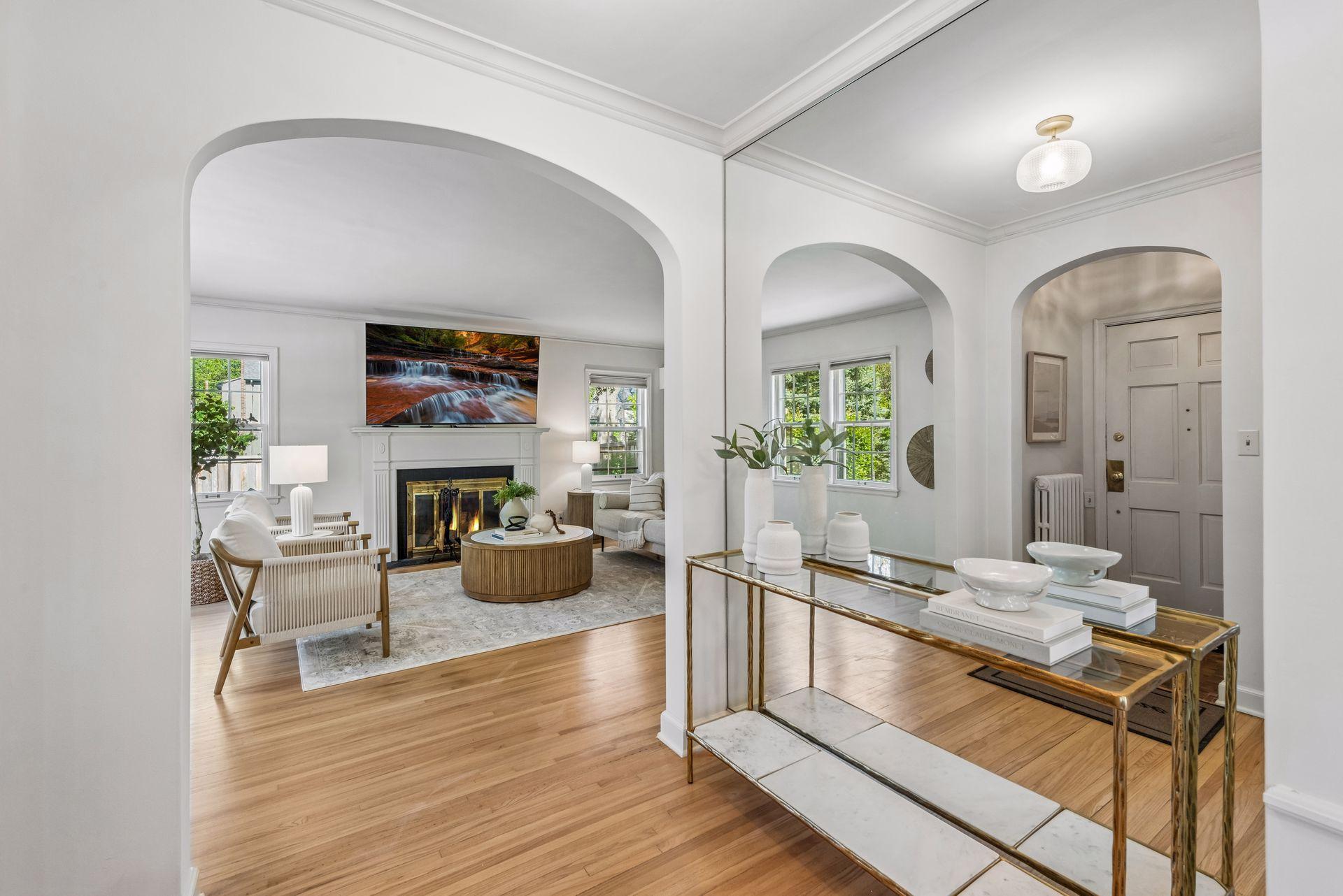 2720 Sunset Boulevard Property Photo 3