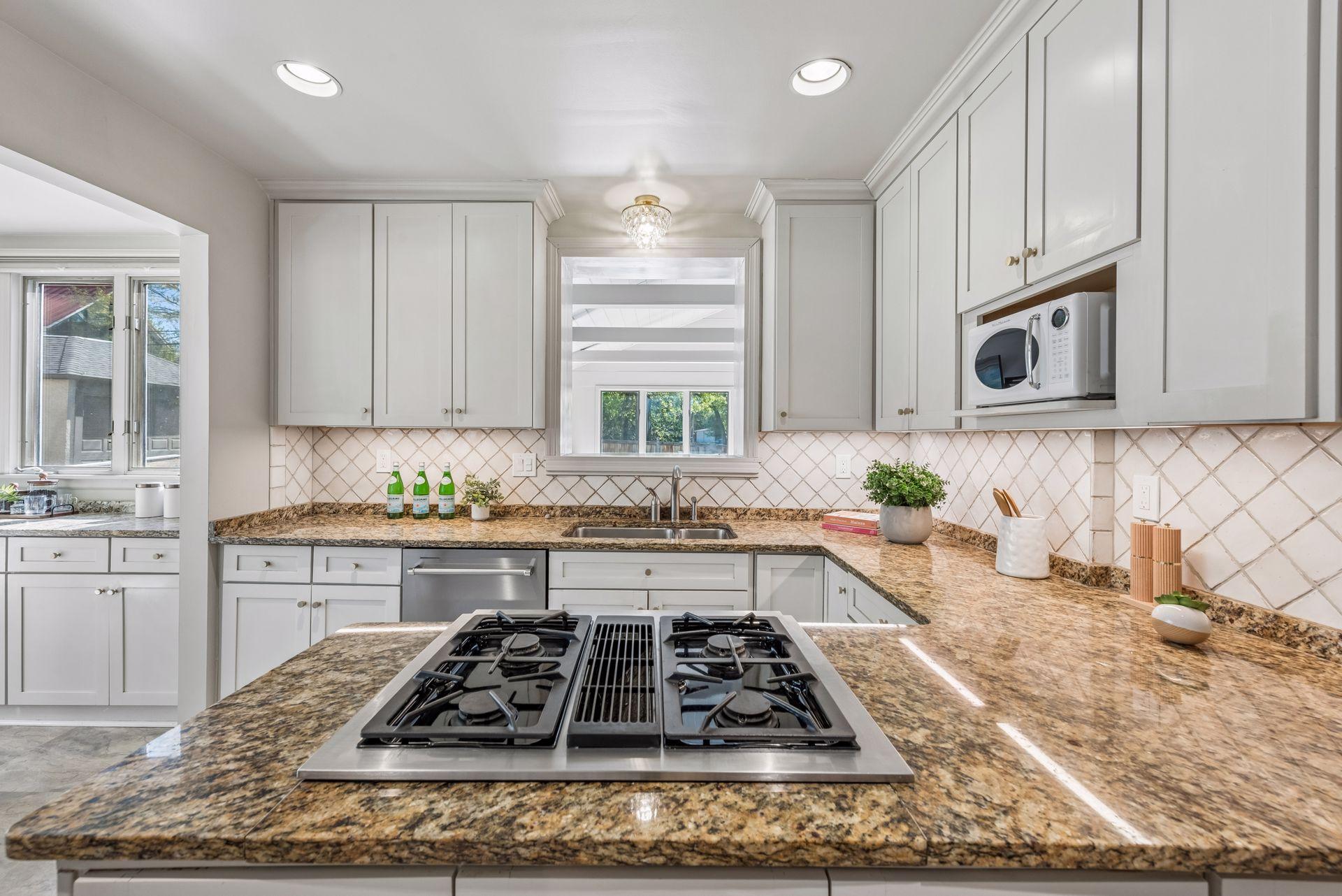 2720 Sunset Boulevard Property Photo 11