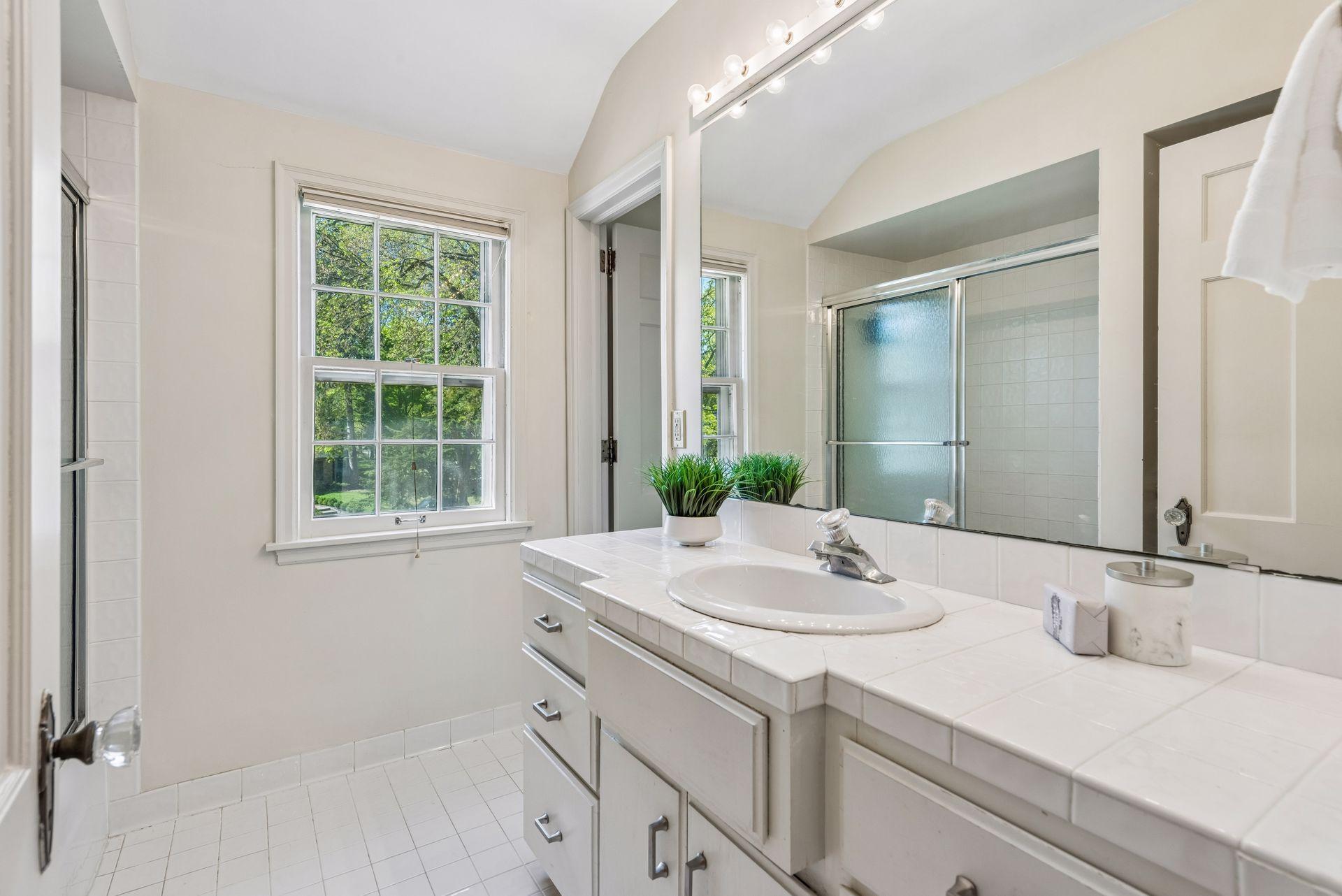 2720 Sunset Boulevard Property Photo 20