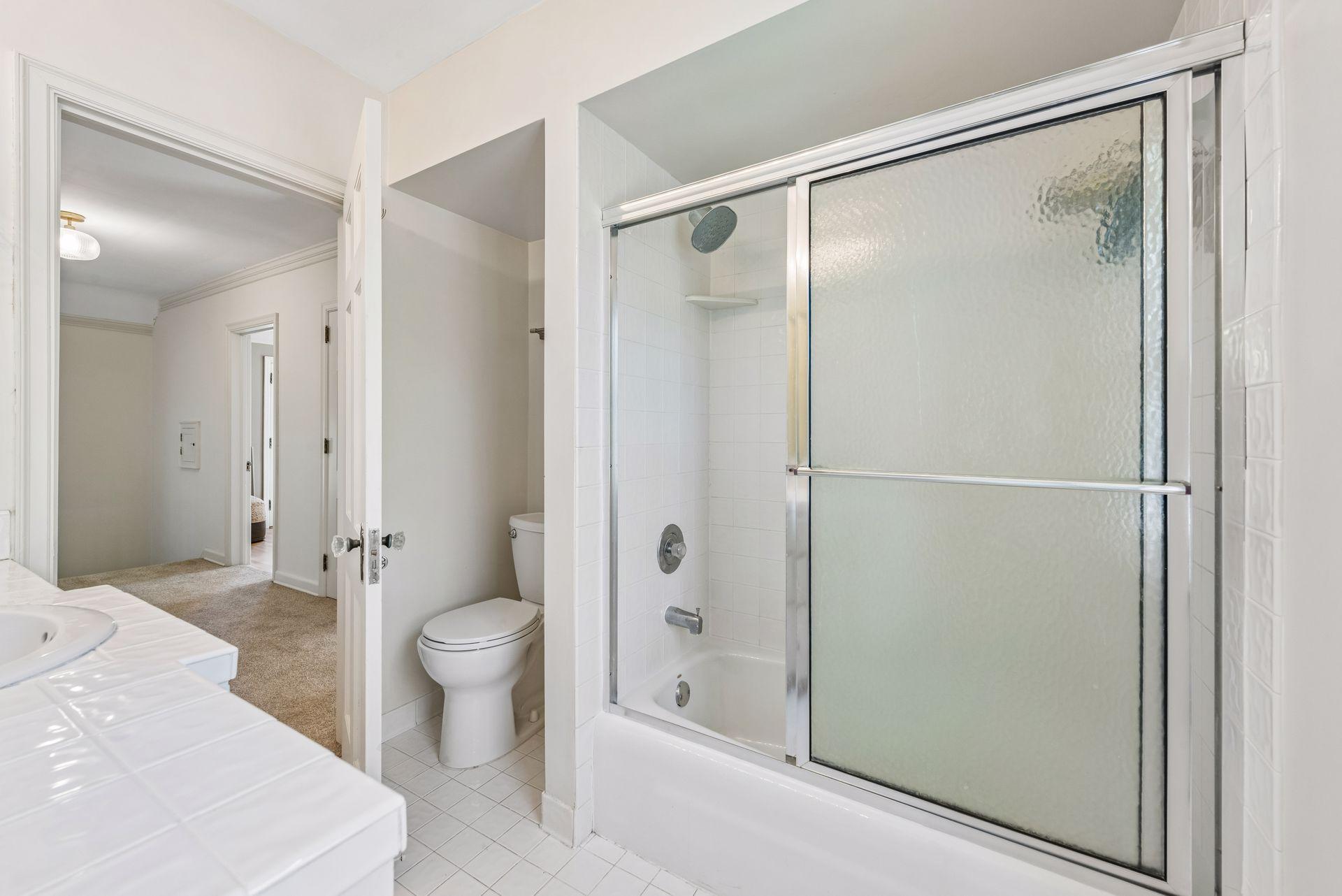2720 Sunset Boulevard Property Photo 21