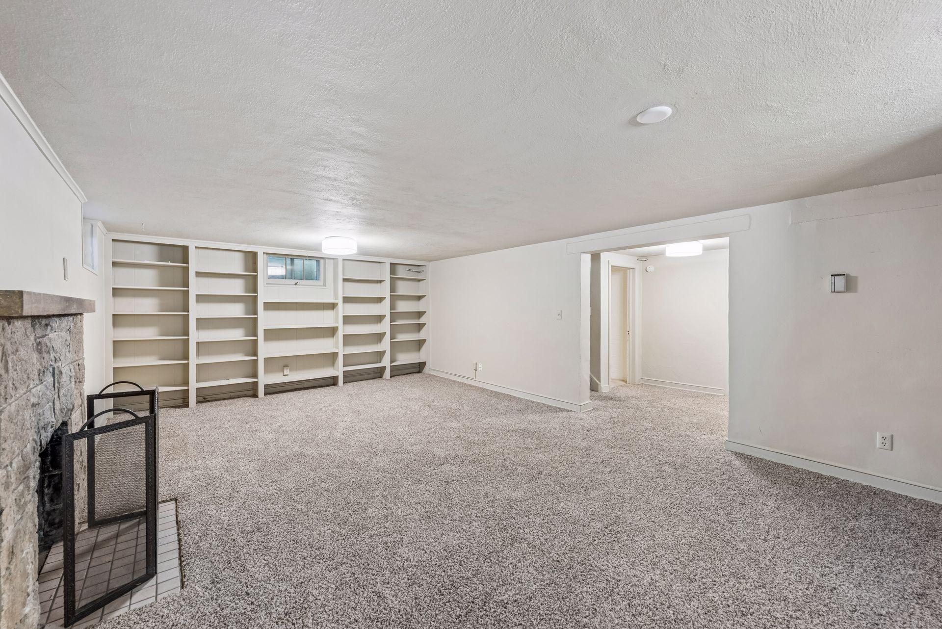 2720 Sunset Boulevard Property Photo 27