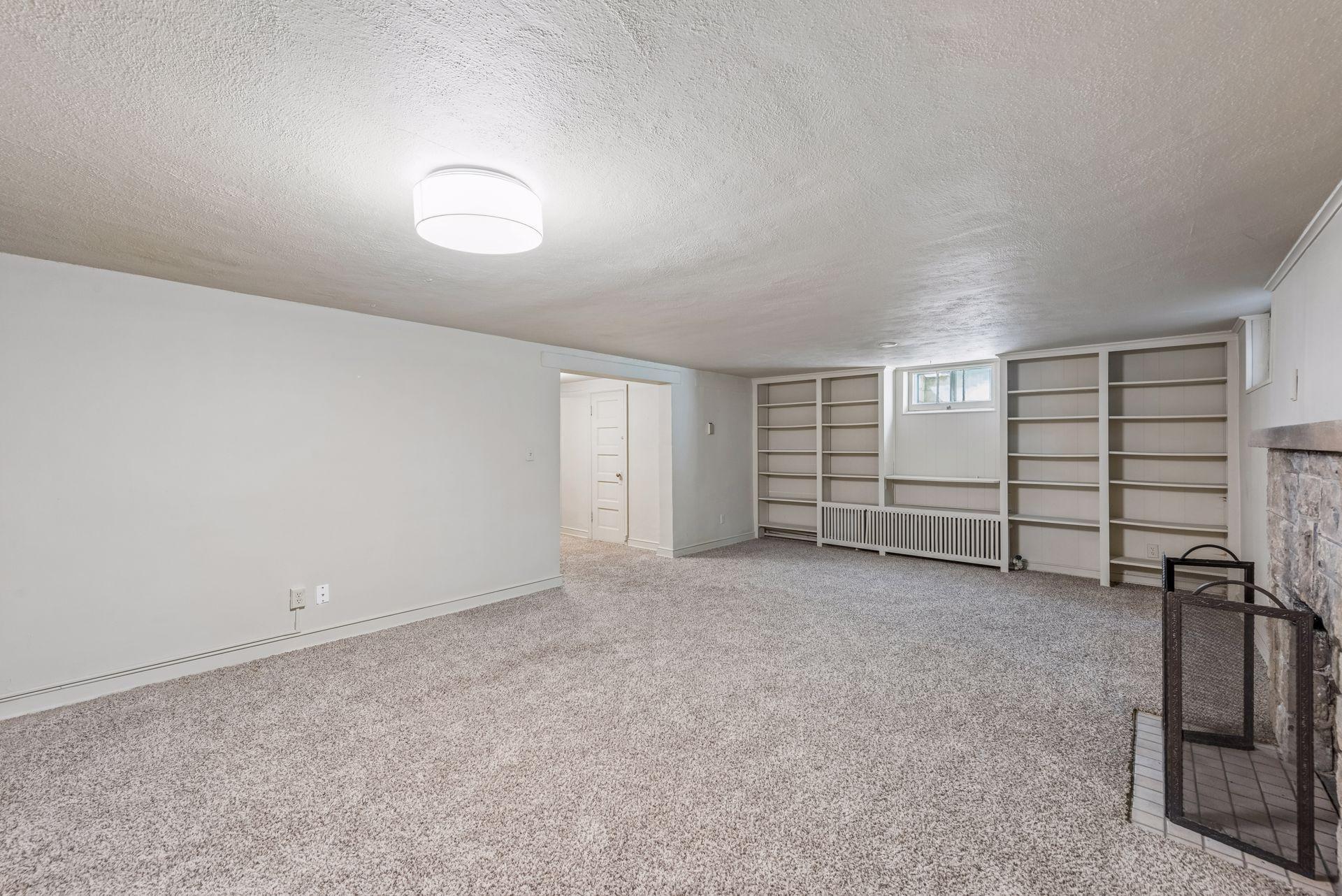 2720 Sunset Boulevard Property Photo 28