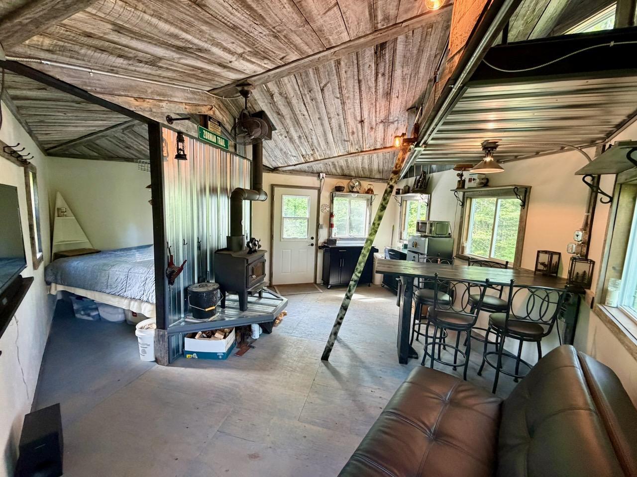 4704 Highway 169 Property Photo 8