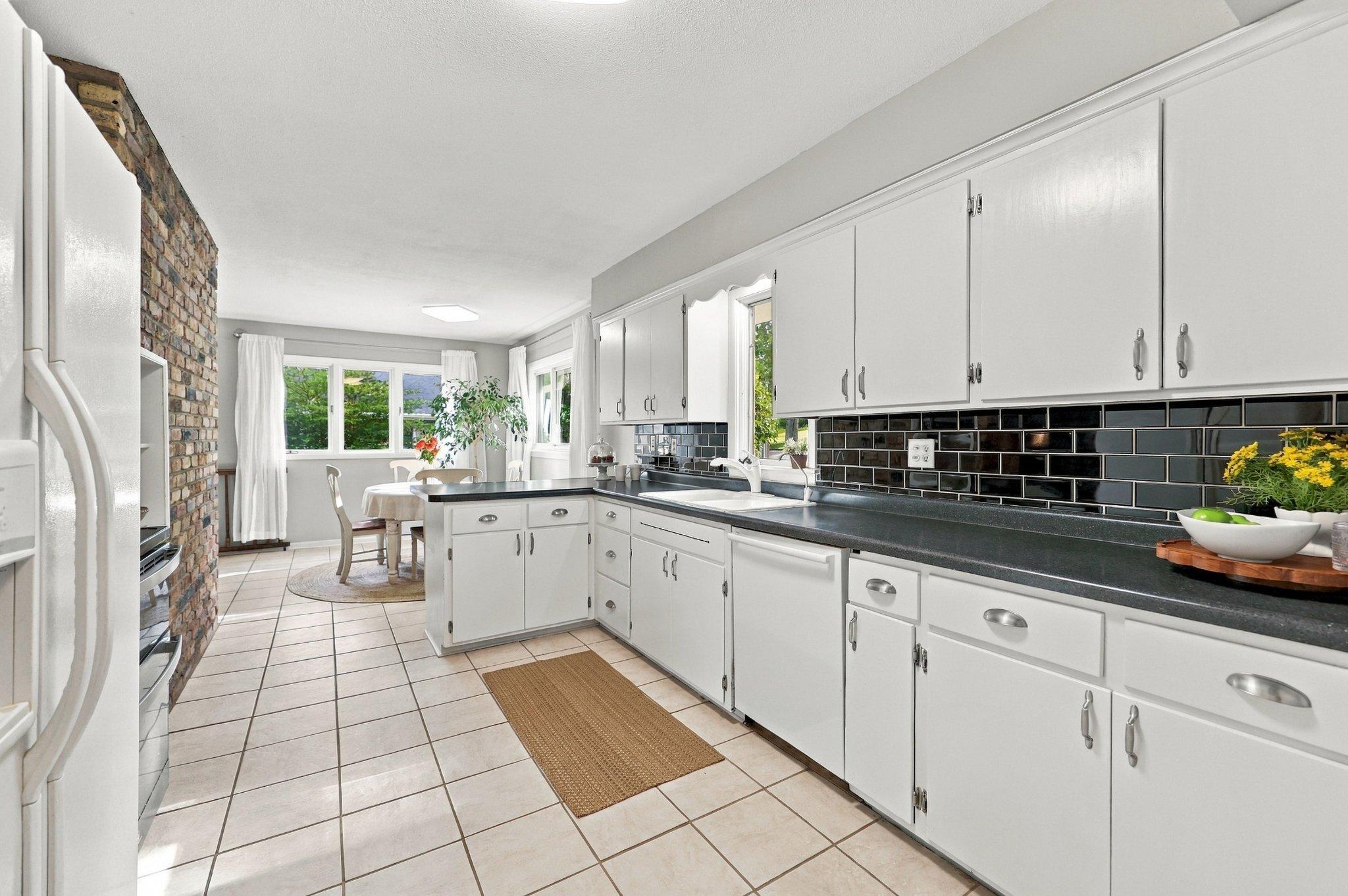 3966 Earlynn Lane Property Photo 6