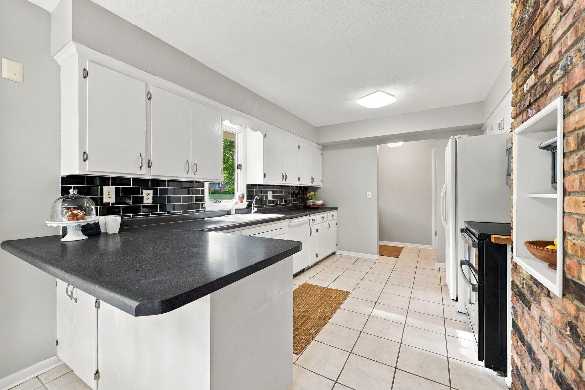 3966 Earlynn Lane Property Photo 7