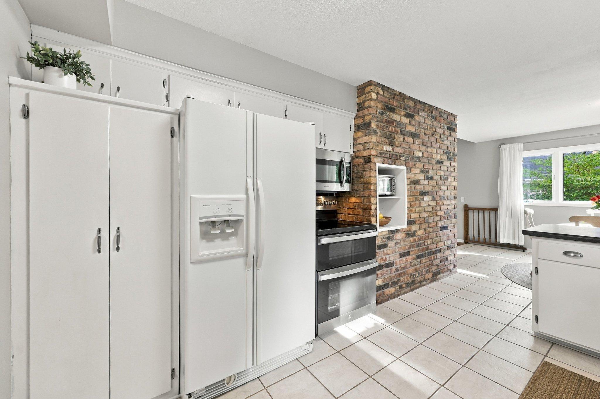 3966 Earlynn Lane Property Photo 9