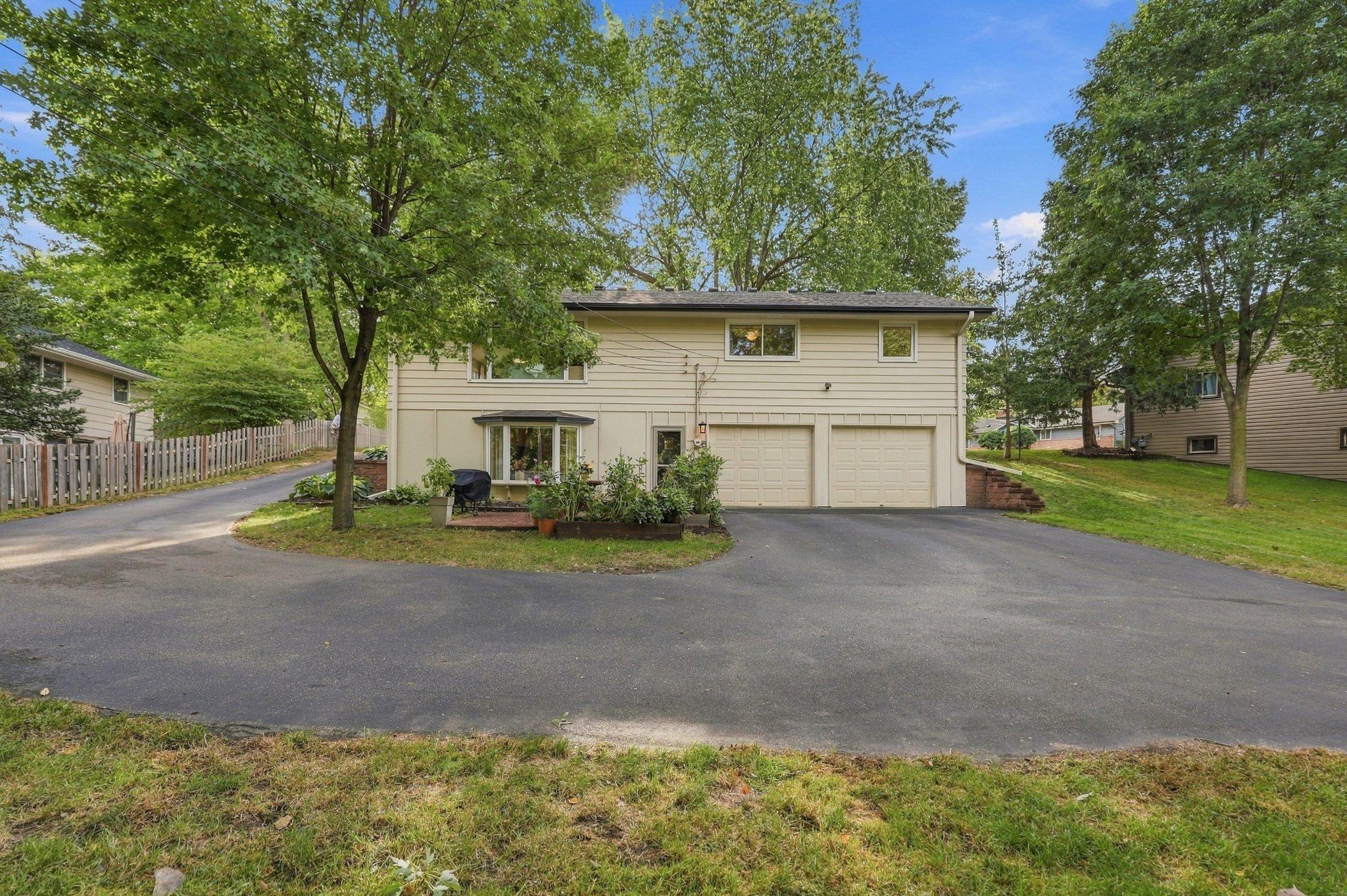 3966 Earlynn Lane Property Photo 44
