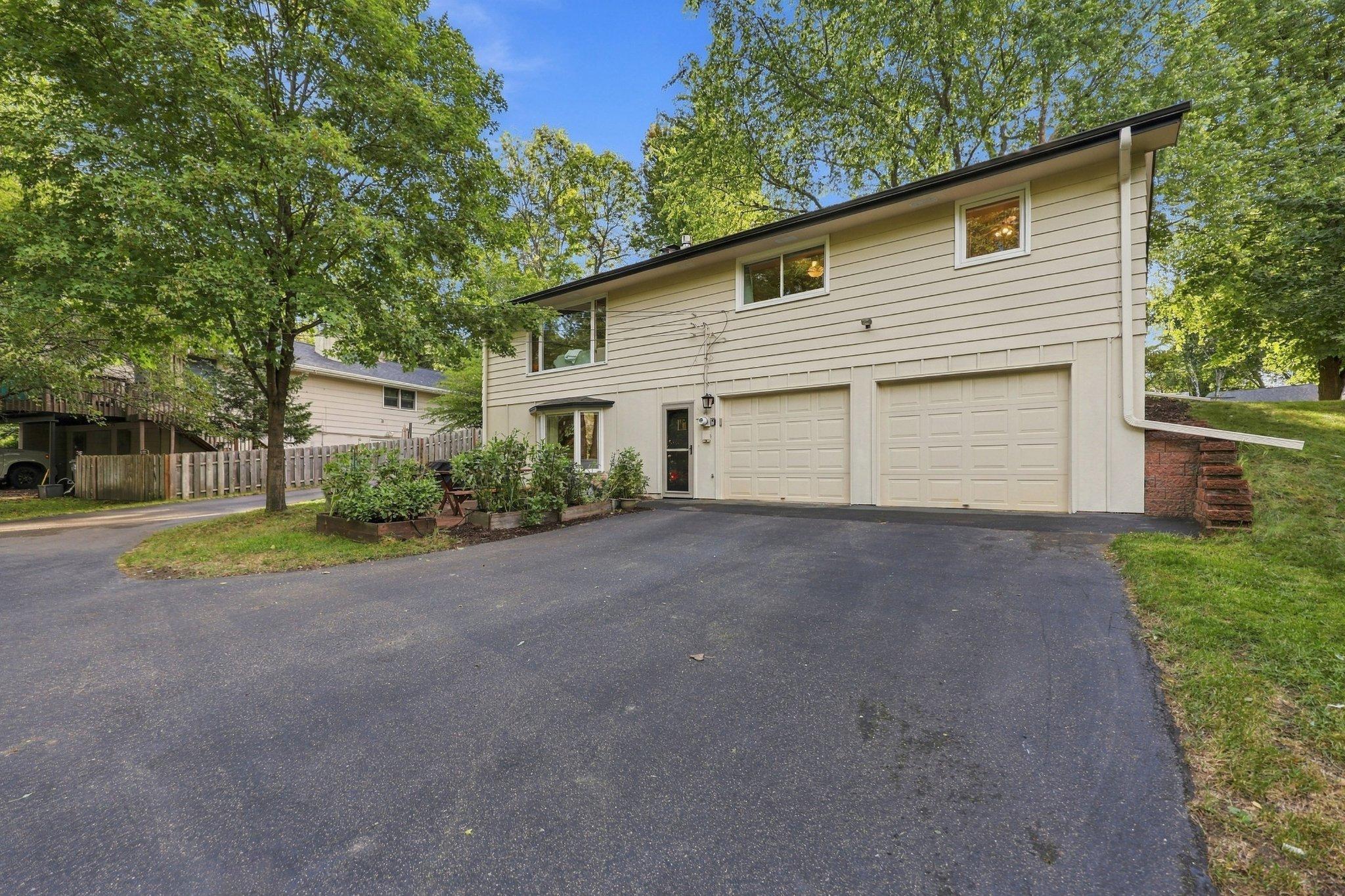 3966 Earlynn Lane Property Photo 45