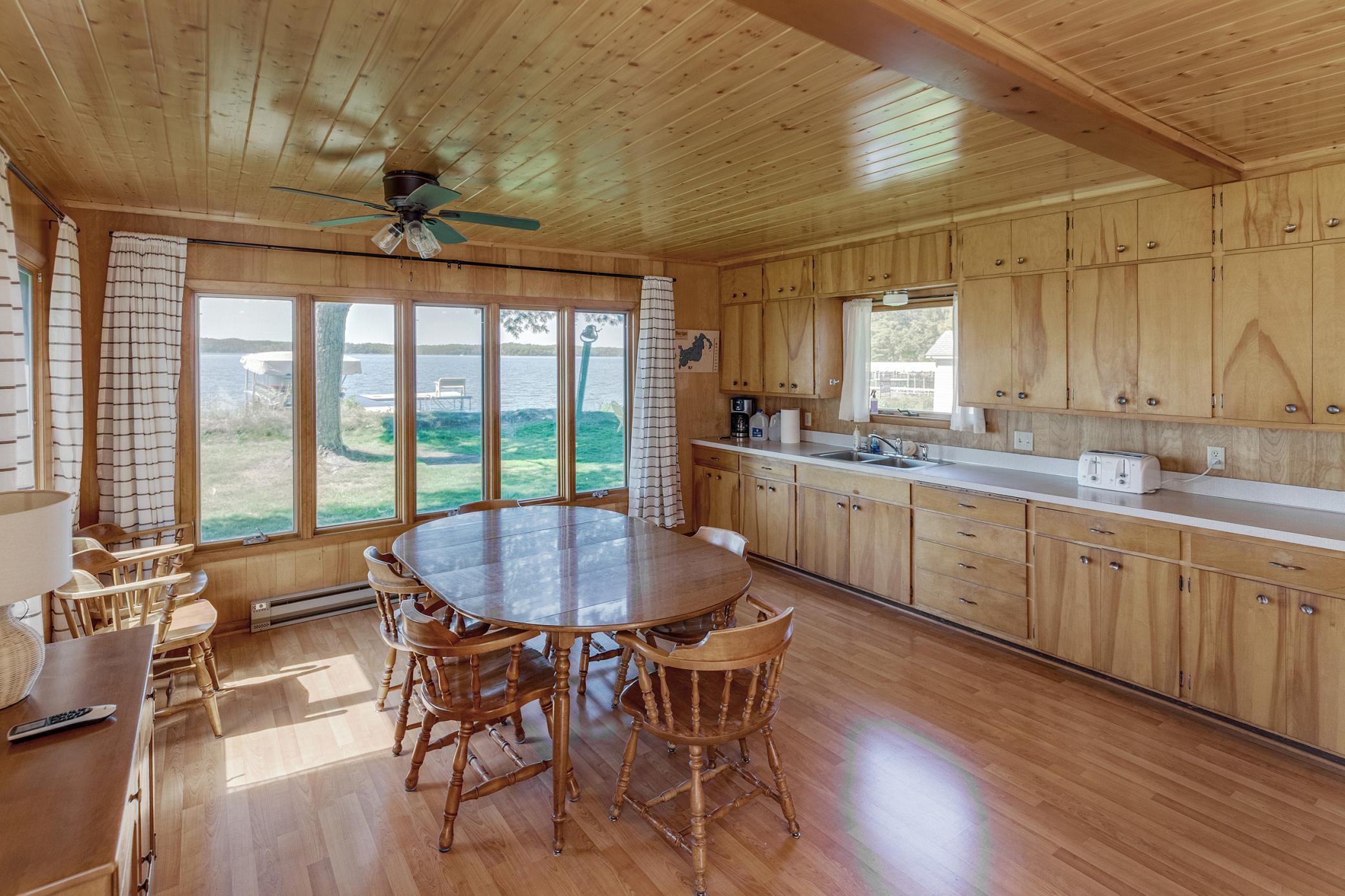 4055 Forseman Point Drive Nw Property Photo 10