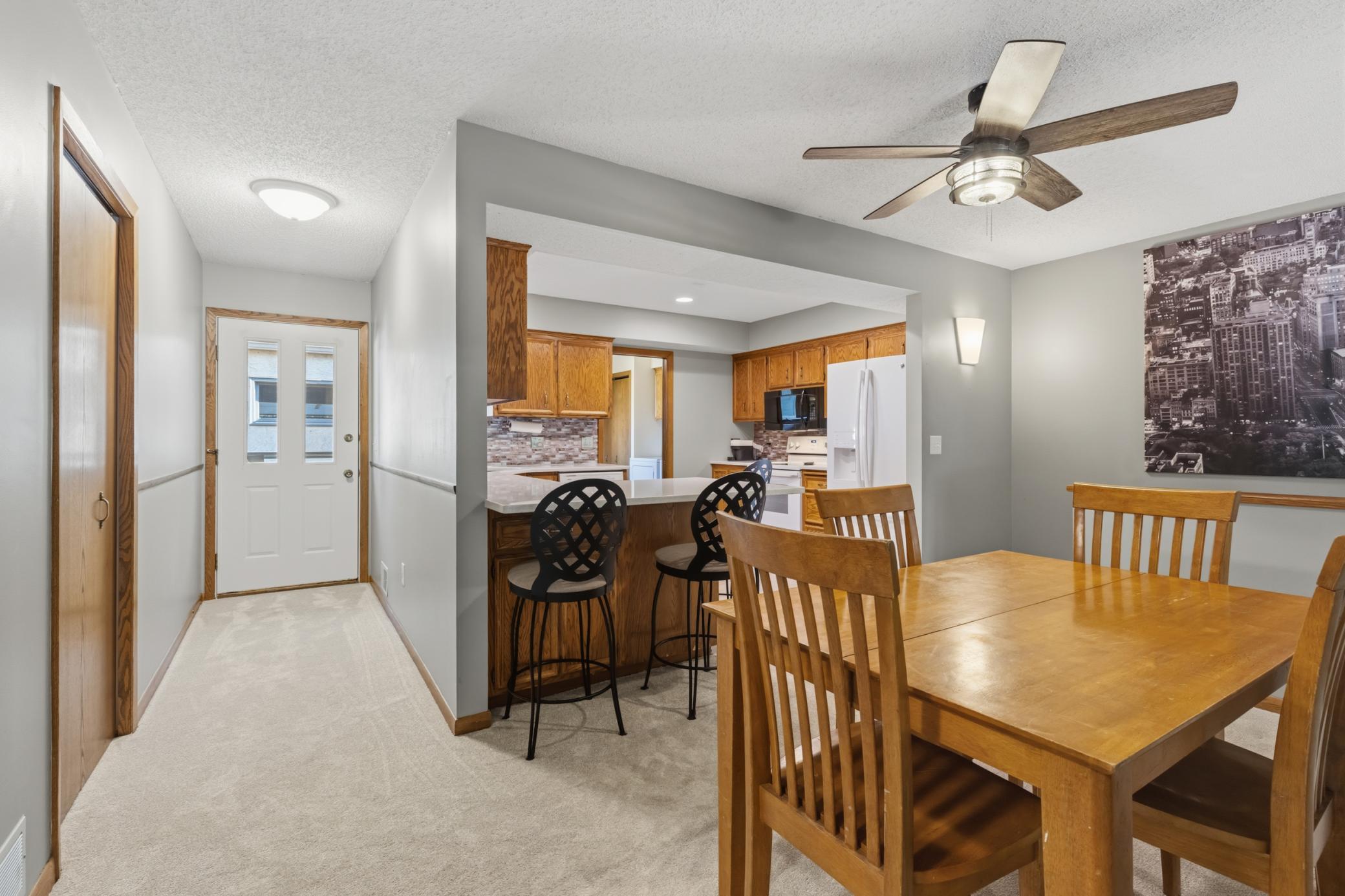 1685 6th Avenue W Property Photo 3