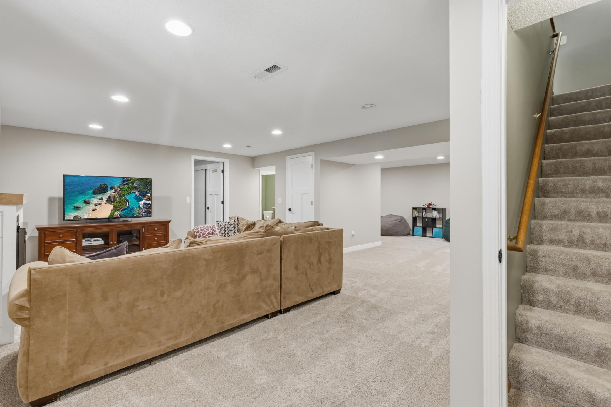 1685 6th Avenue W Property Photo 14