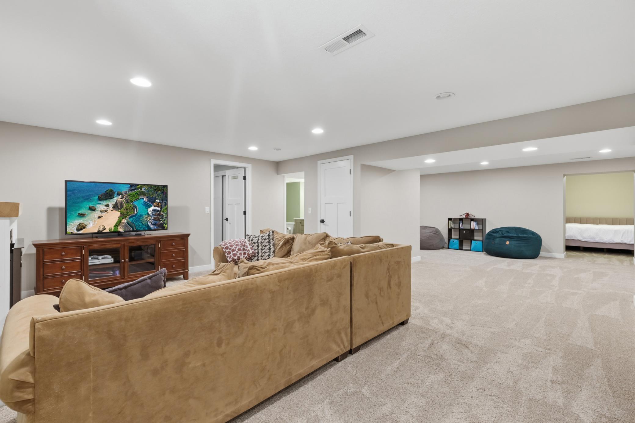 1685 6th Avenue W Property Photo 15