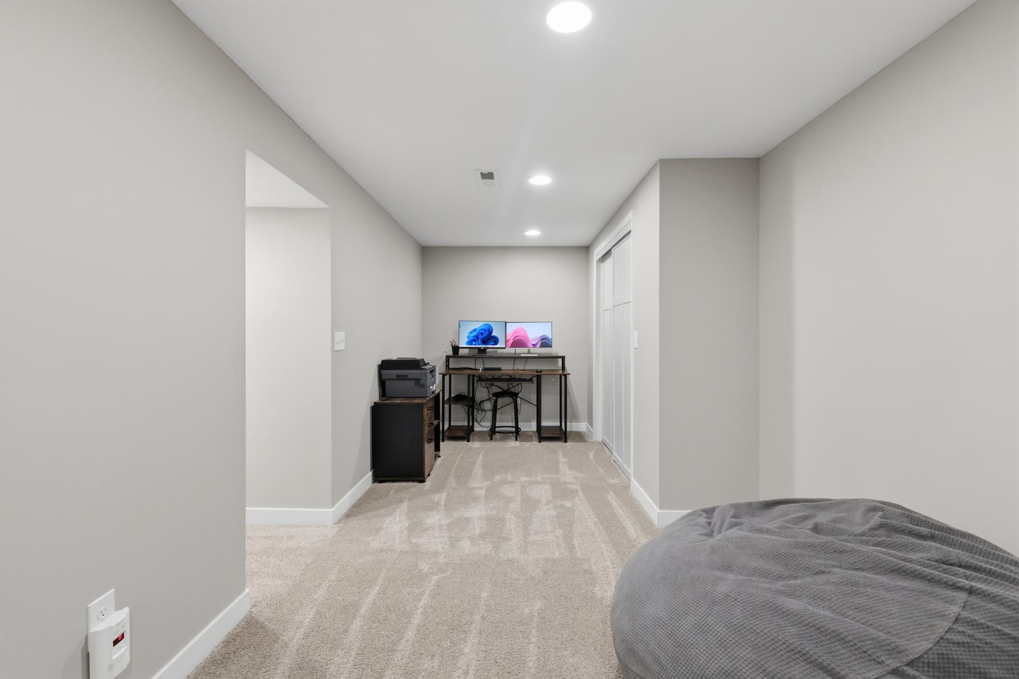 1685 6th Avenue W Property Photo 20