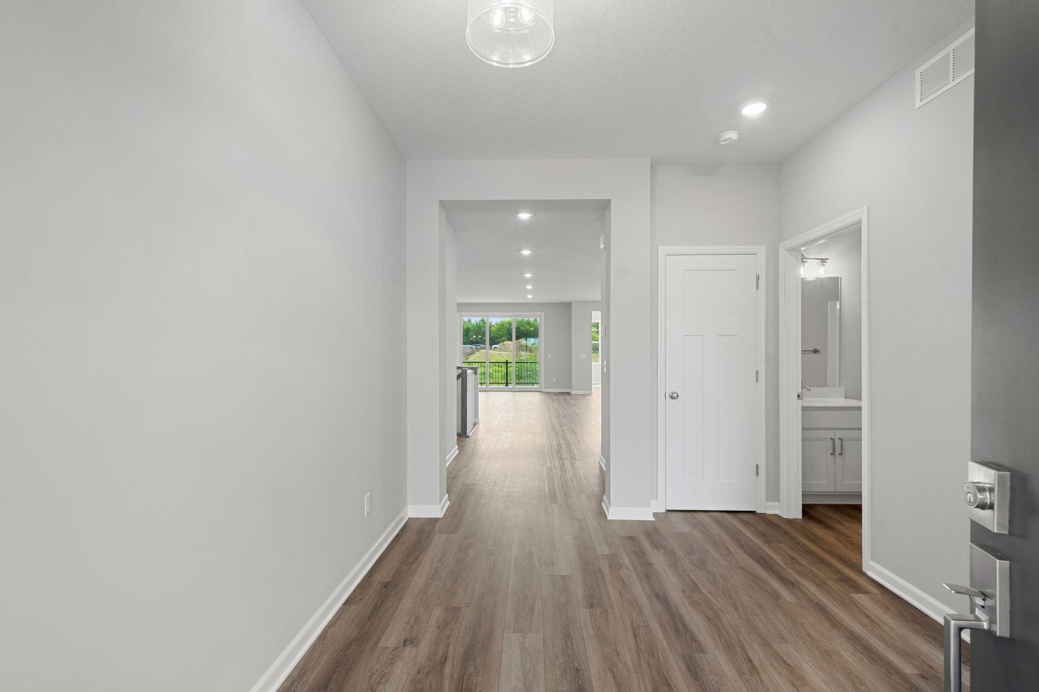 1186 Woods Creek Drive S Property Photo 6