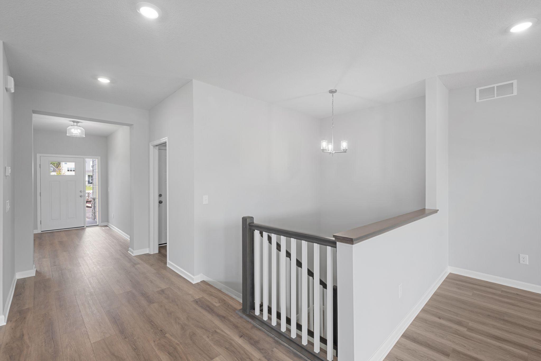 1186 Woods Creek Drive S Property Photo 8