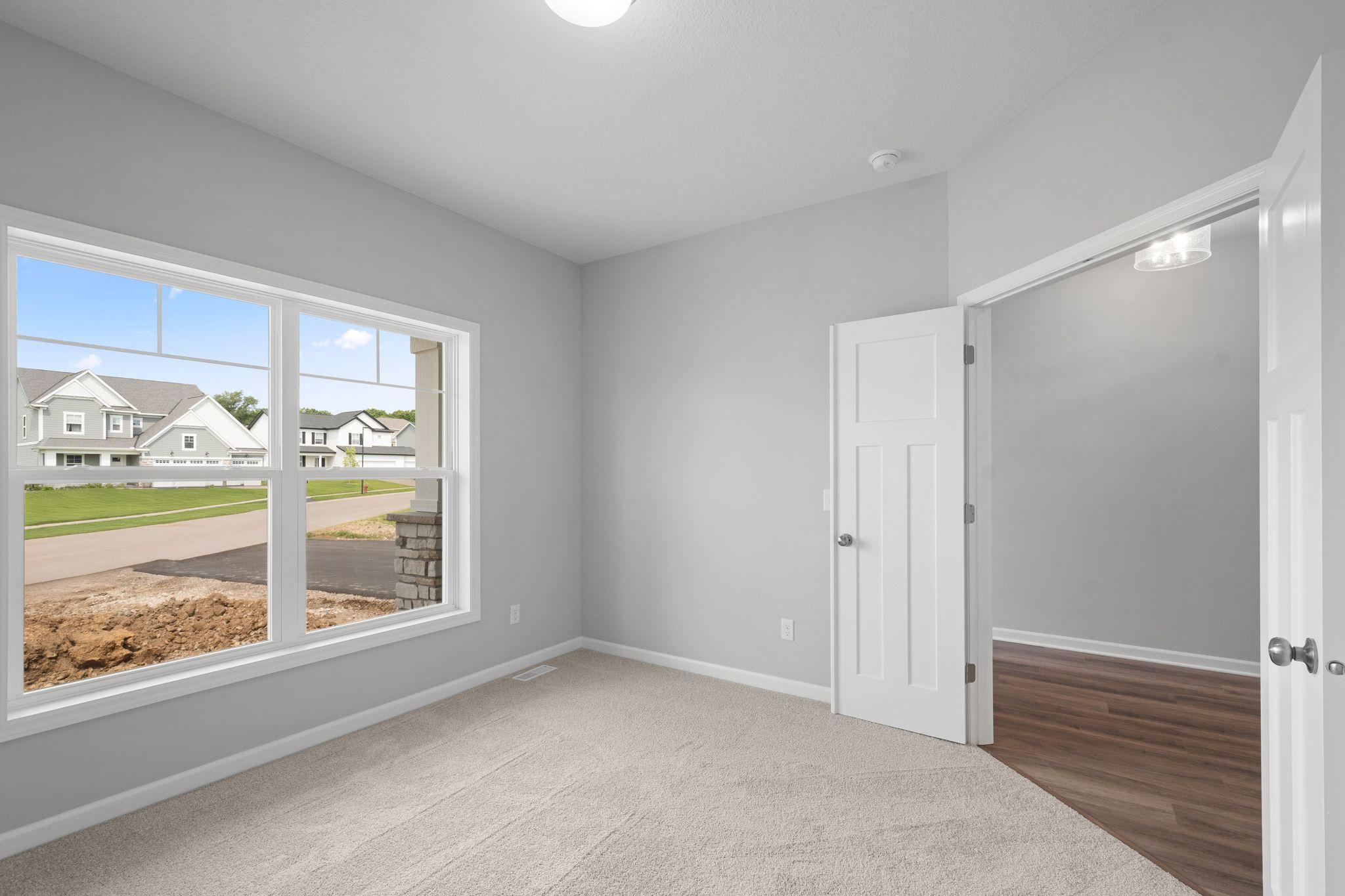 1186 Woods Creek Drive S Property Photo 18