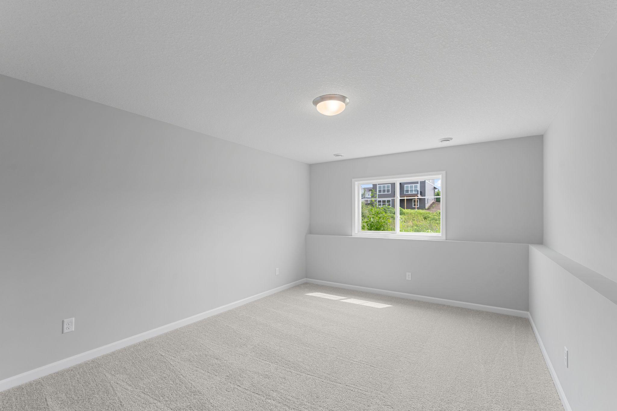 1186 Woods Creek Drive S Property Photo 29
