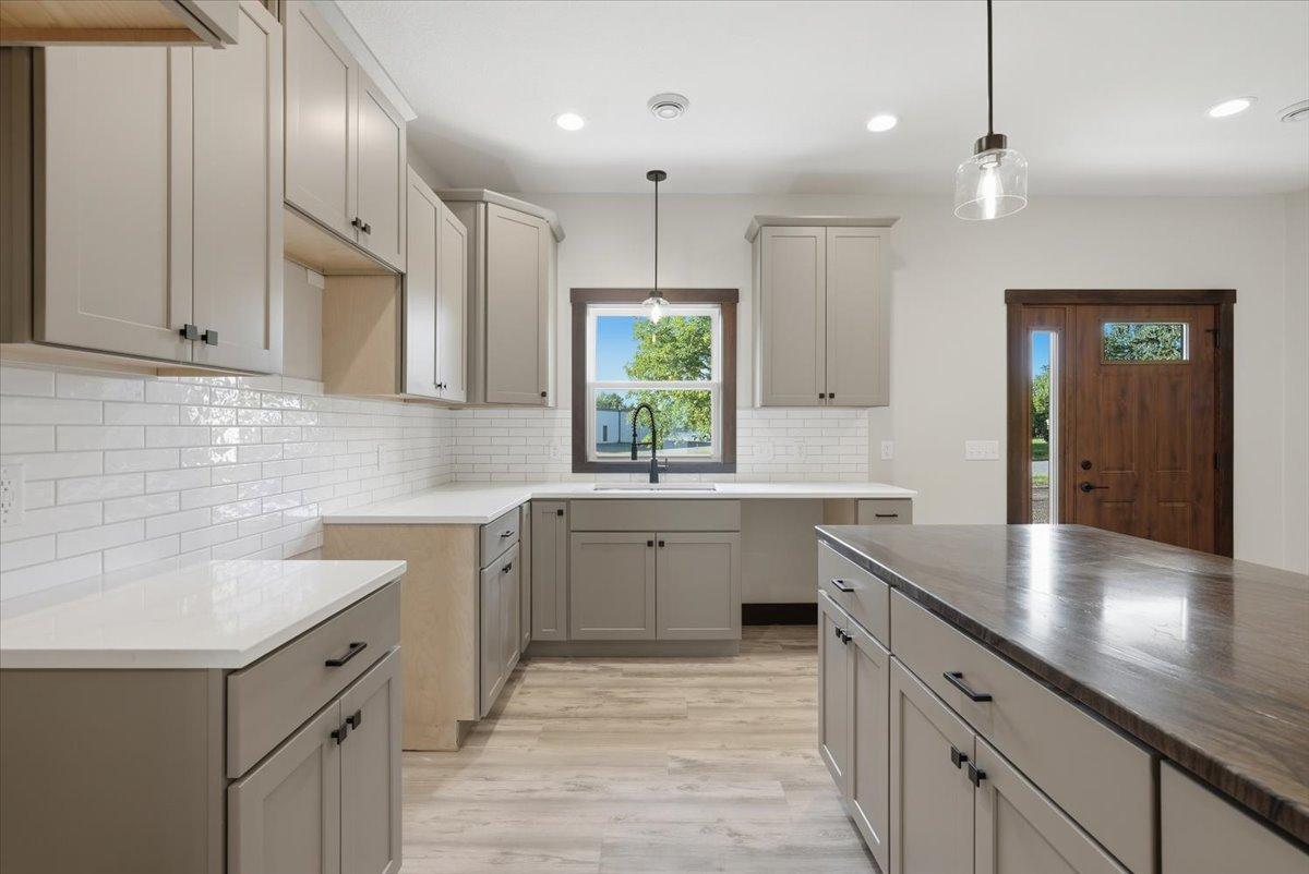 211 Sixth Avenue Property Photo 3