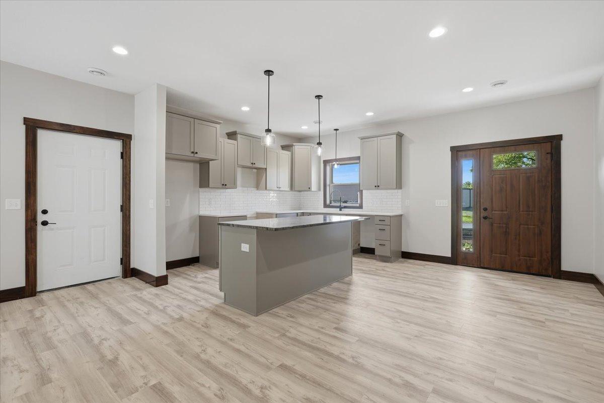 211 Sixth Avenue Property Photo 4