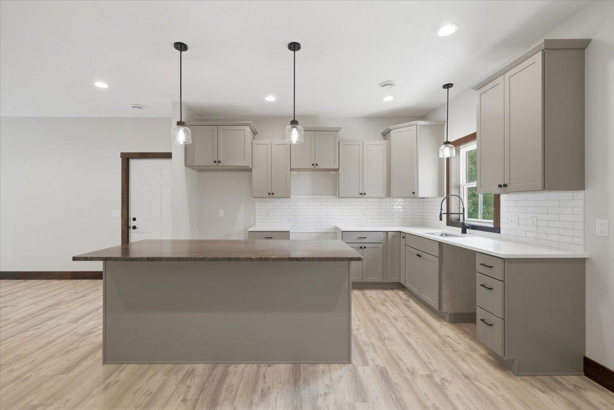 211 Sixth Avenue Property Photo 5