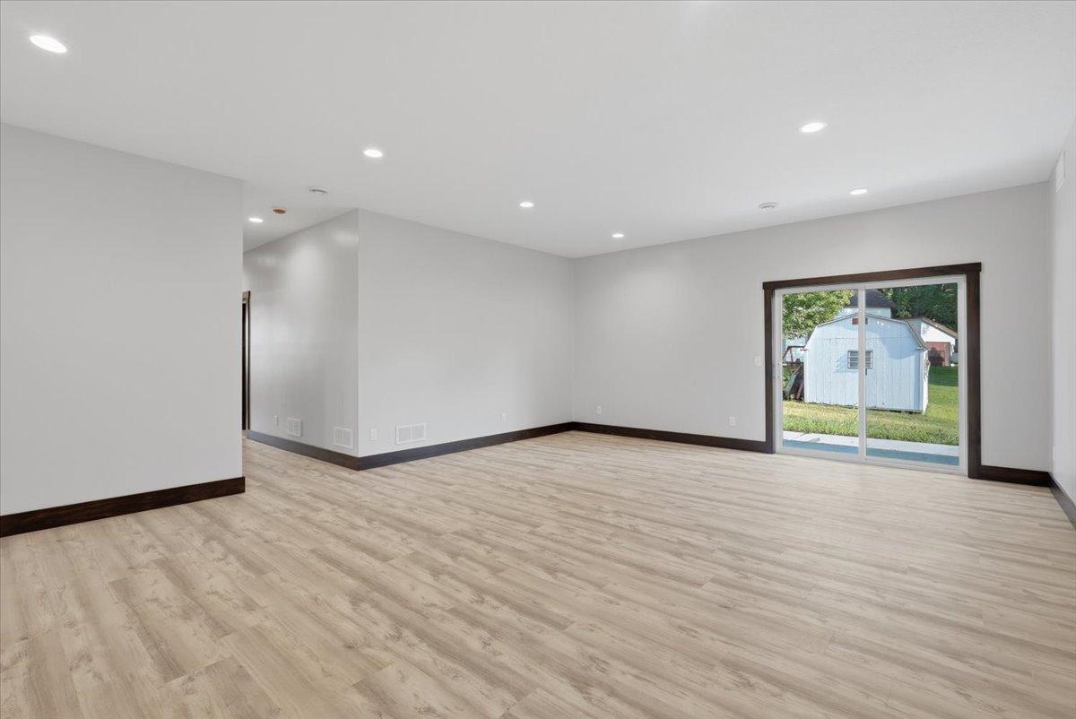 211 Sixth Avenue Property Photo 8