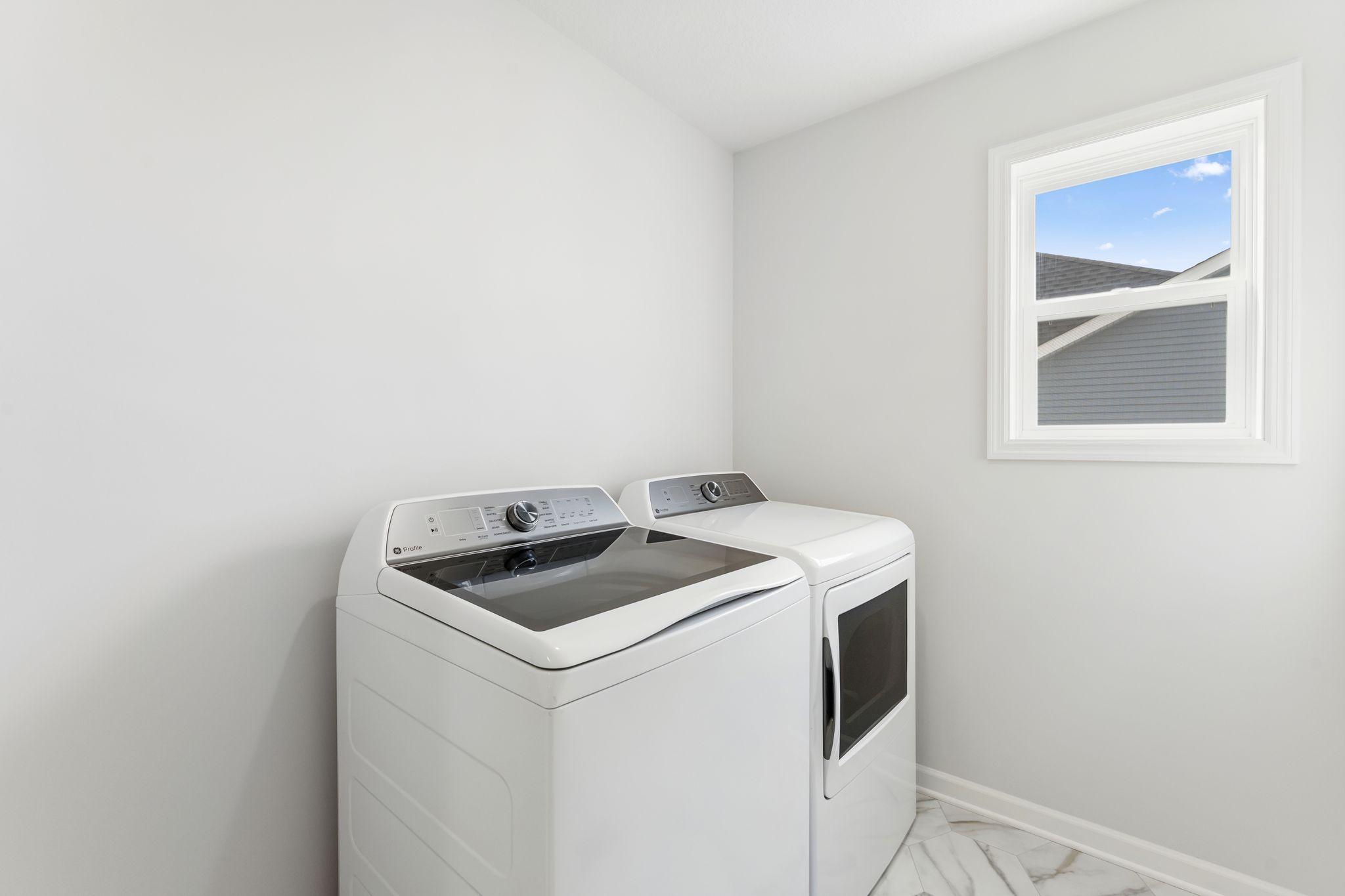 1003 Oakwood Lane S Property Photo 13