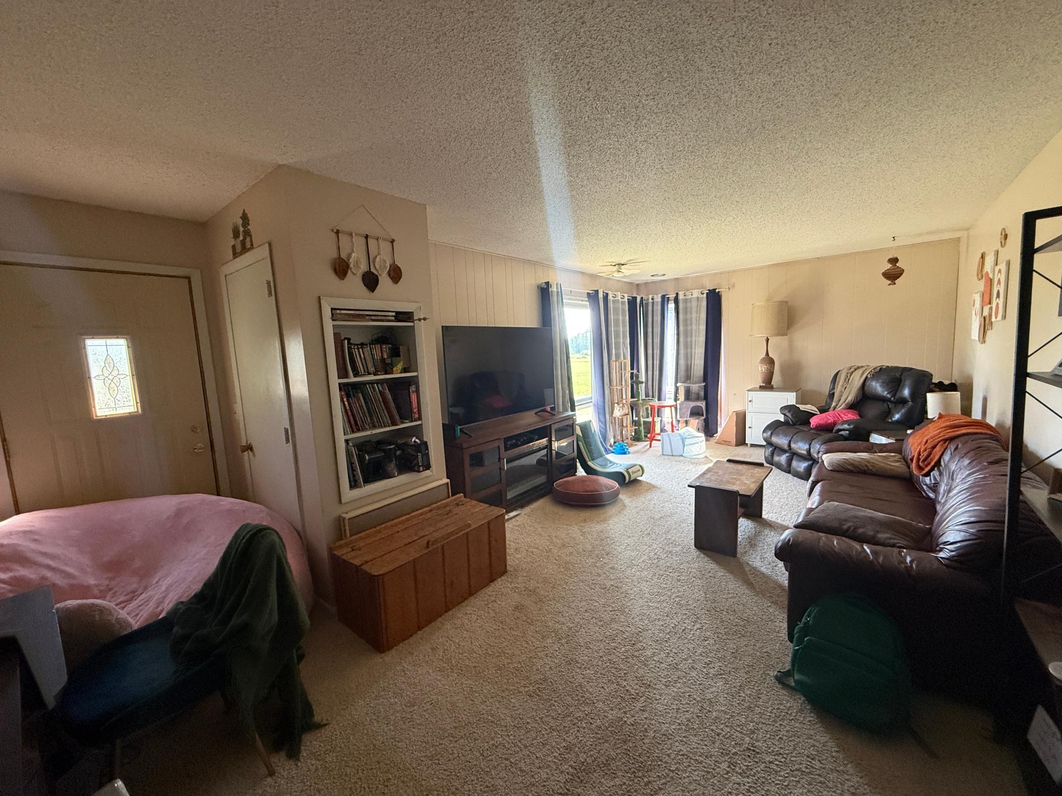 2149 Dixon Line Property Photo 8
