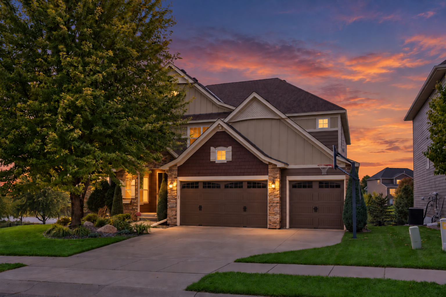 15842 57th Place N Property Photo 1