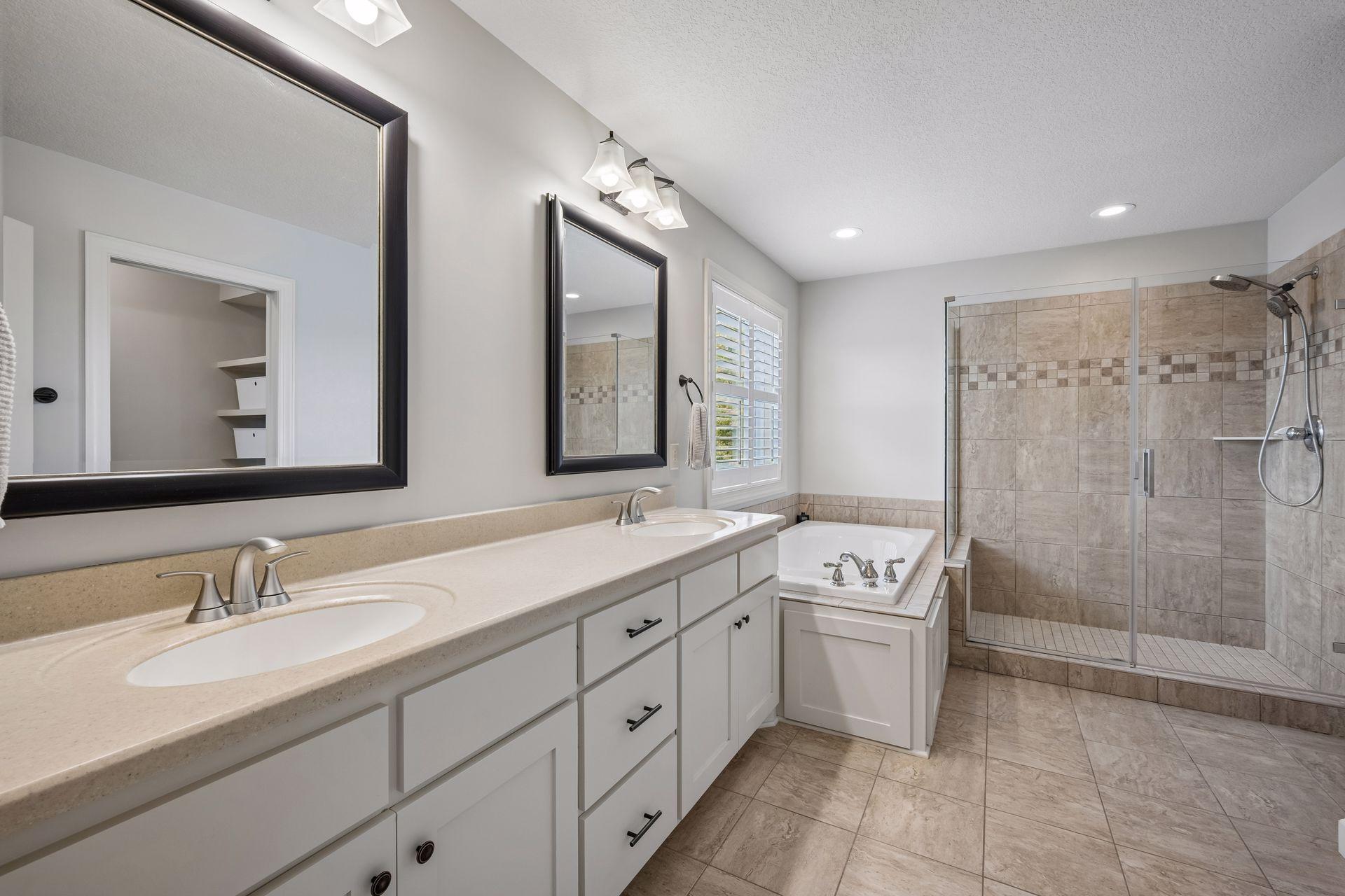 15842 57th Place N Property Photo 36