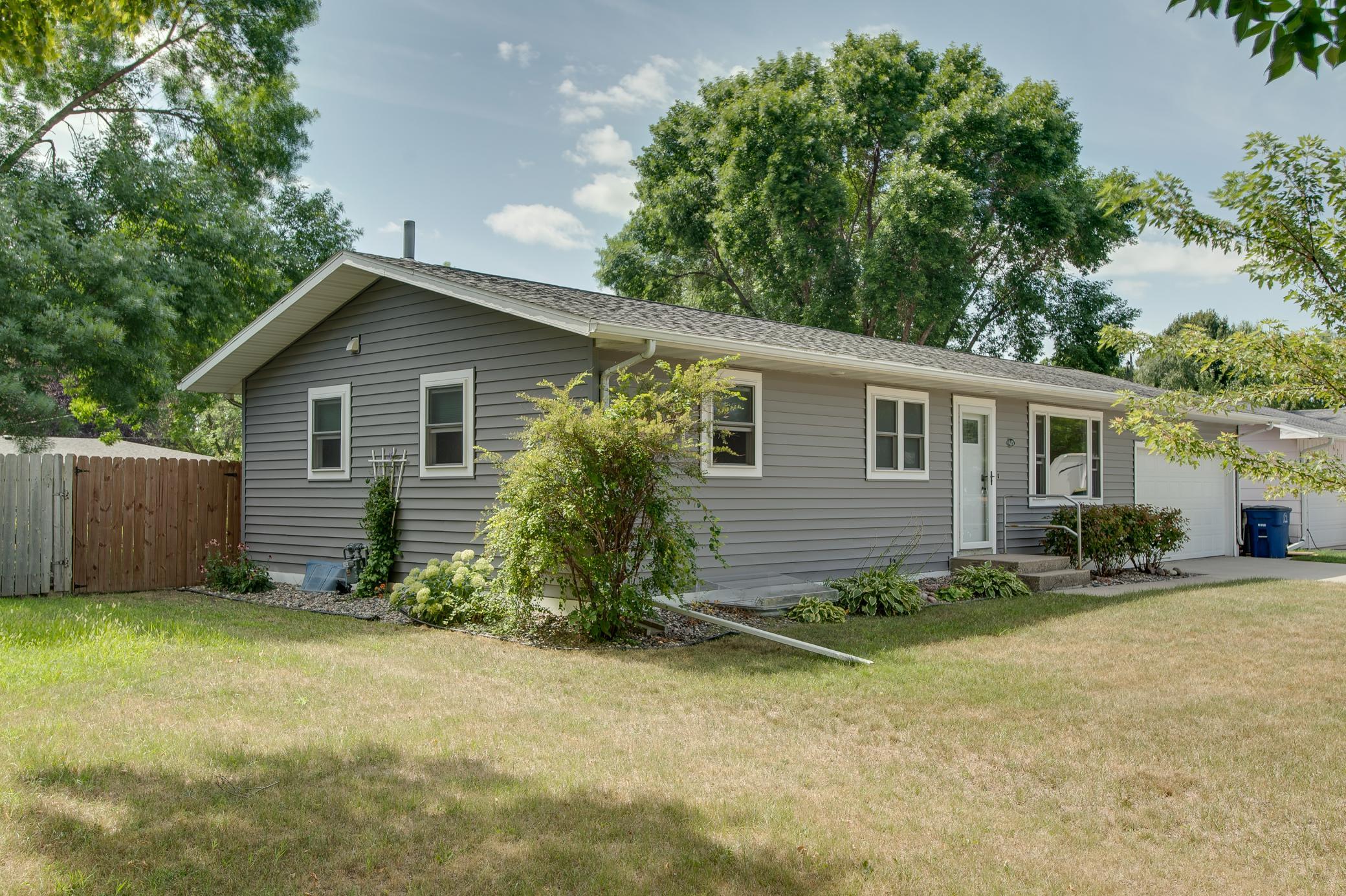 429 Brook Avenue Property Photo 3