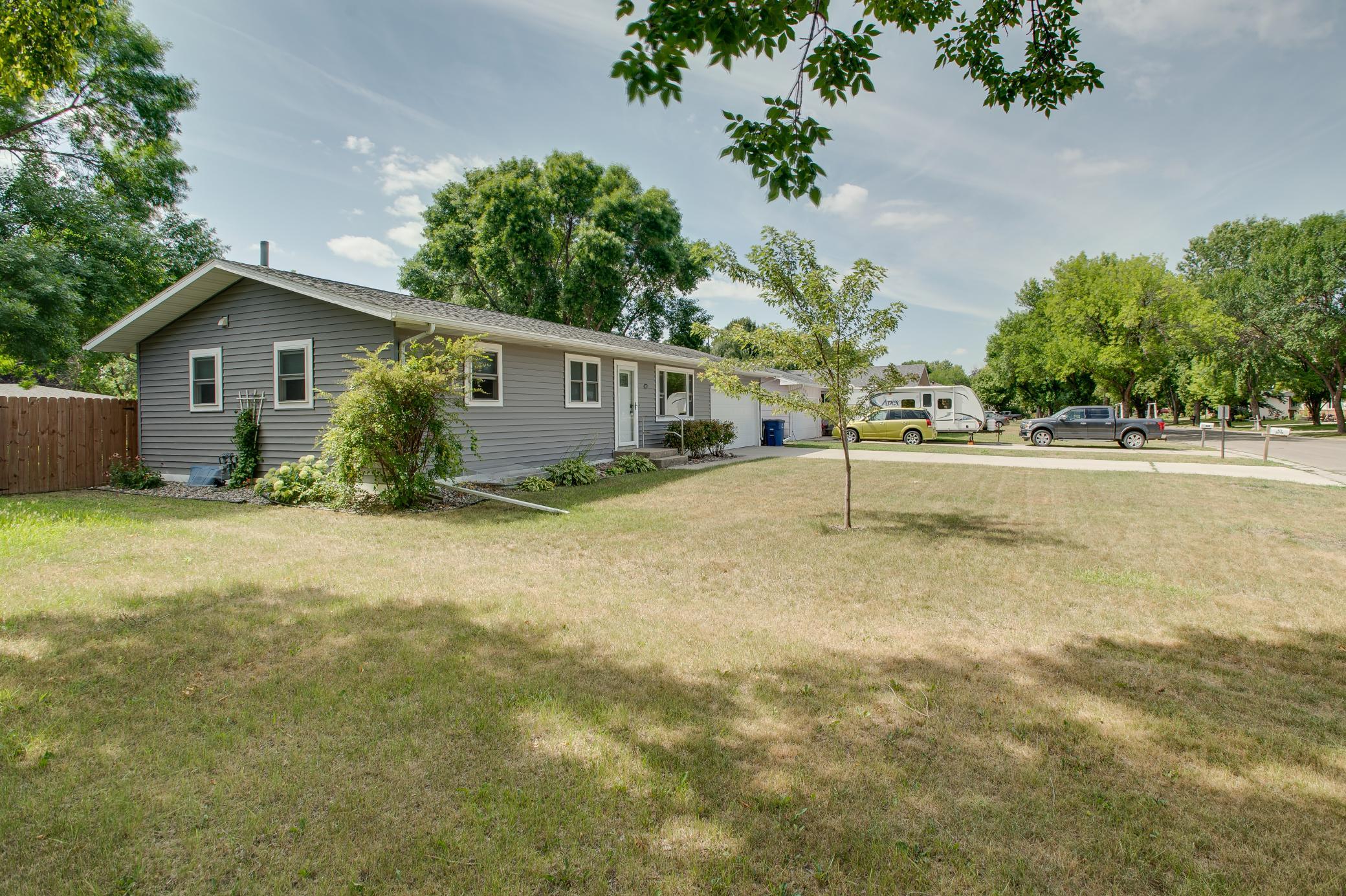 429 Brook Avenue Property Photo 4