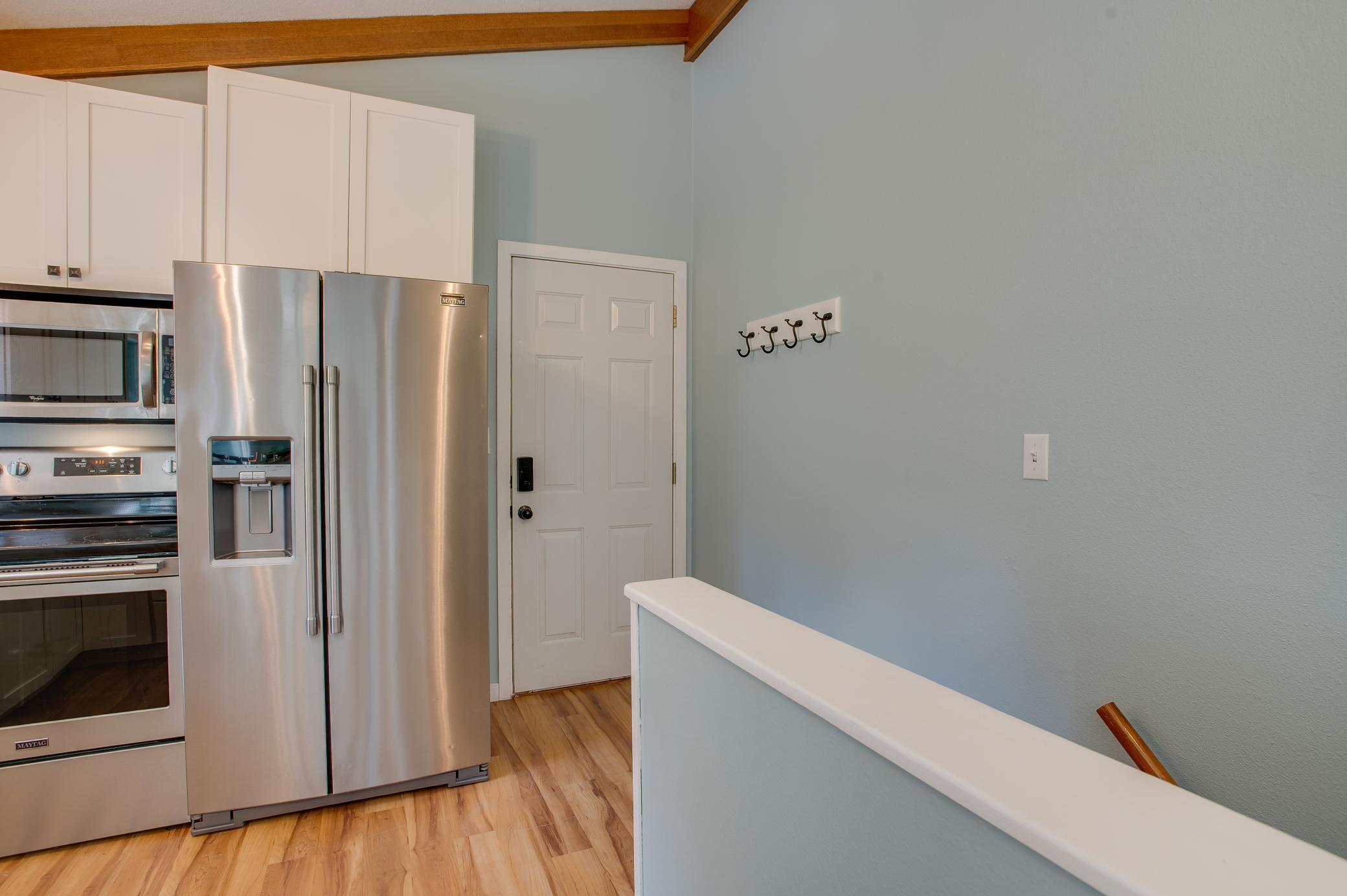 429 Brook Avenue Property Photo 18