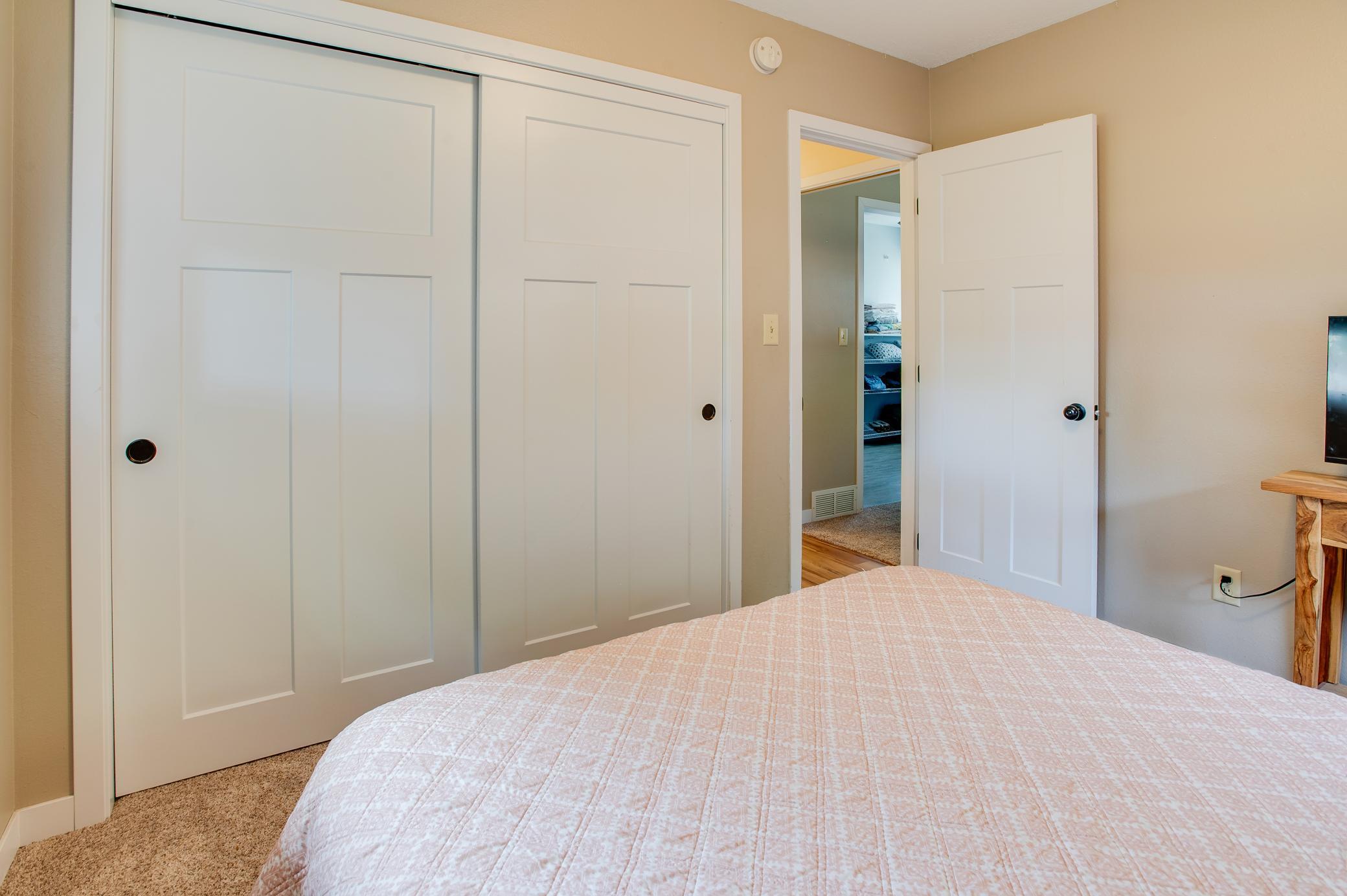 429 Brook Avenue Property Photo 25